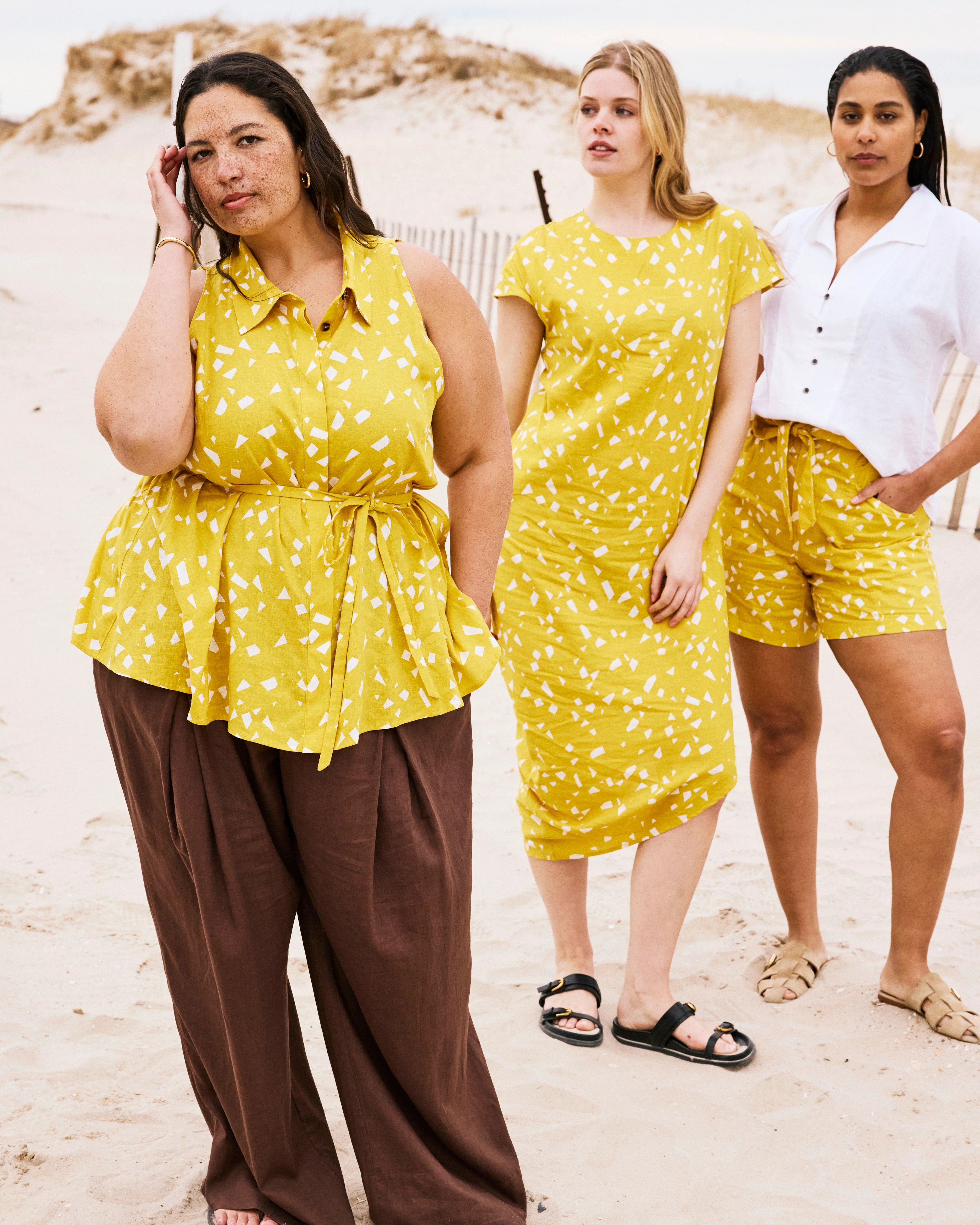 Adelaide Sleeveless Linen Shirt - Yellow Confetti Print - Image 3