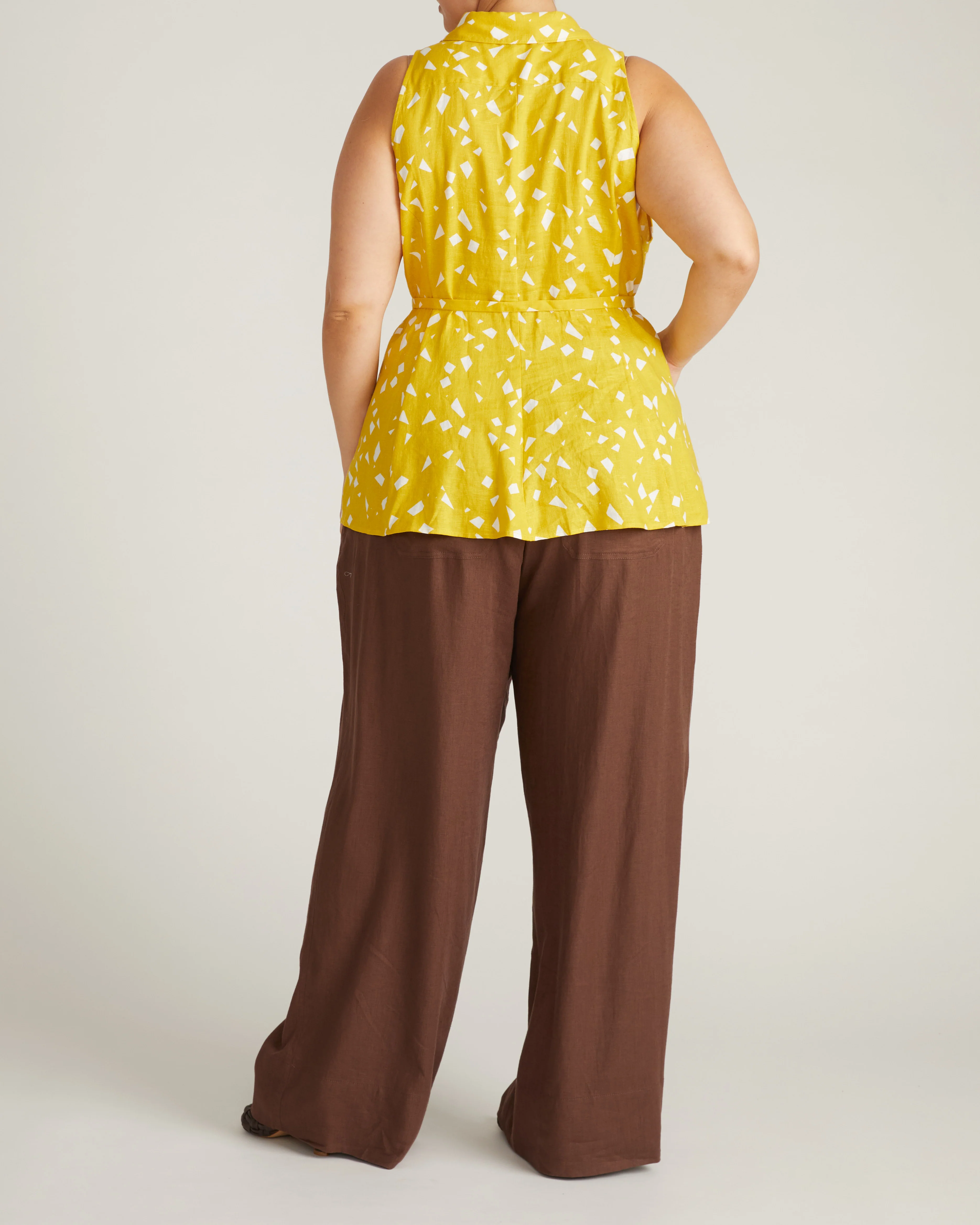 Adelaide Sleeveless Linen Shirt - Yellow Confetti Print - Image 6
