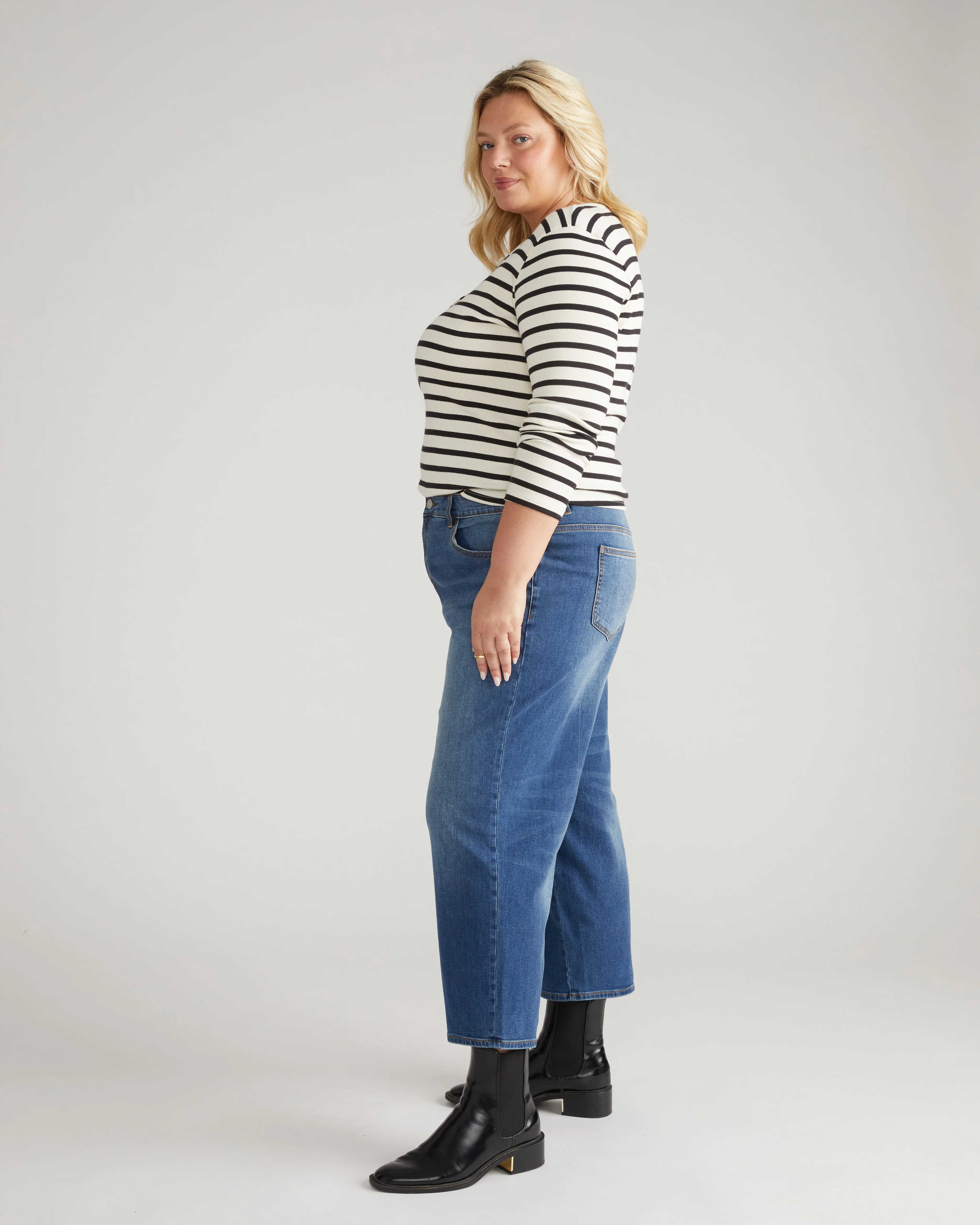 Bae Boyfriend Crop Jeans - Washed Vintage Indigo - Image 2
