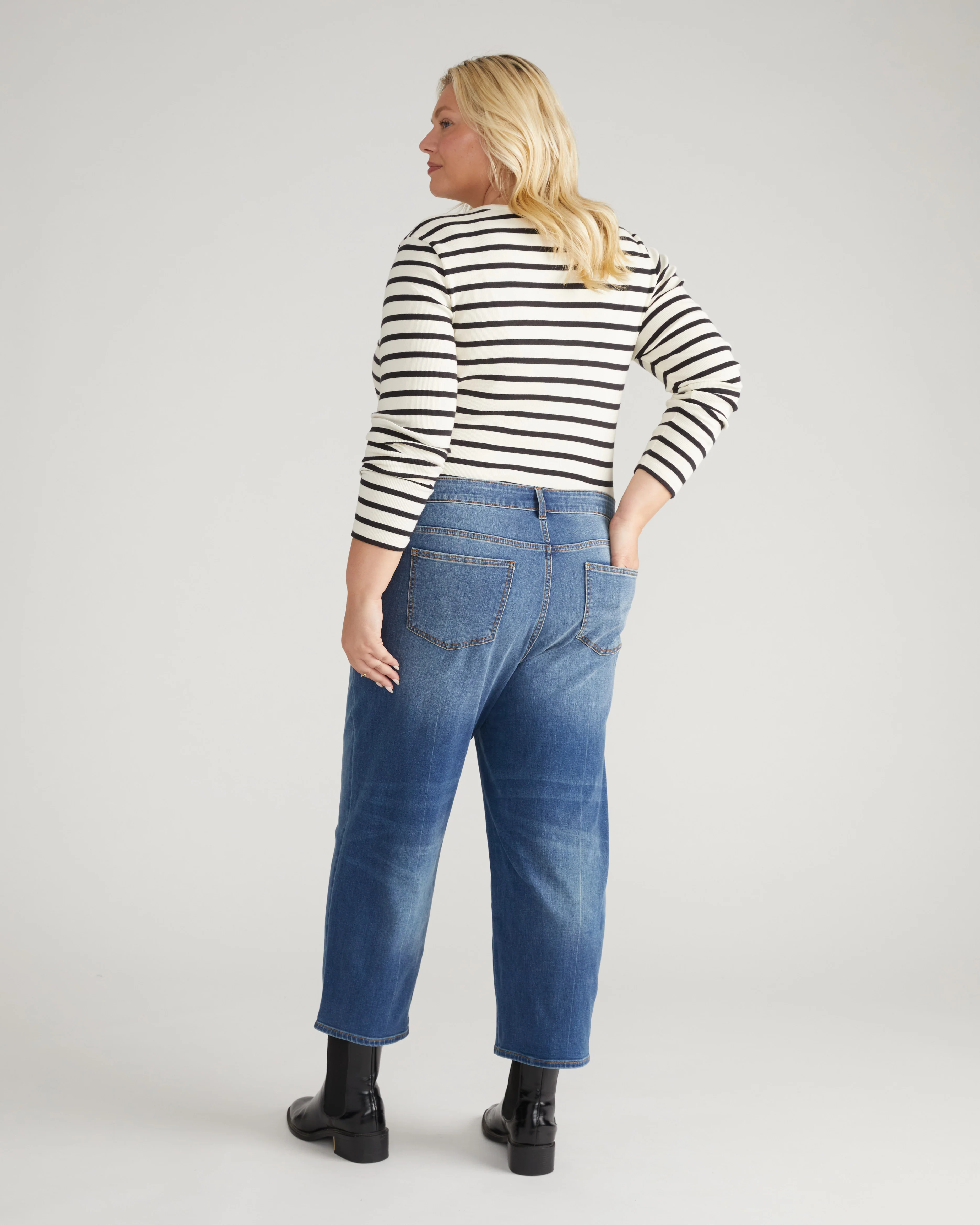 Bae Boyfriend Crop Jeans - Washed Vintage Indigo - Image 3