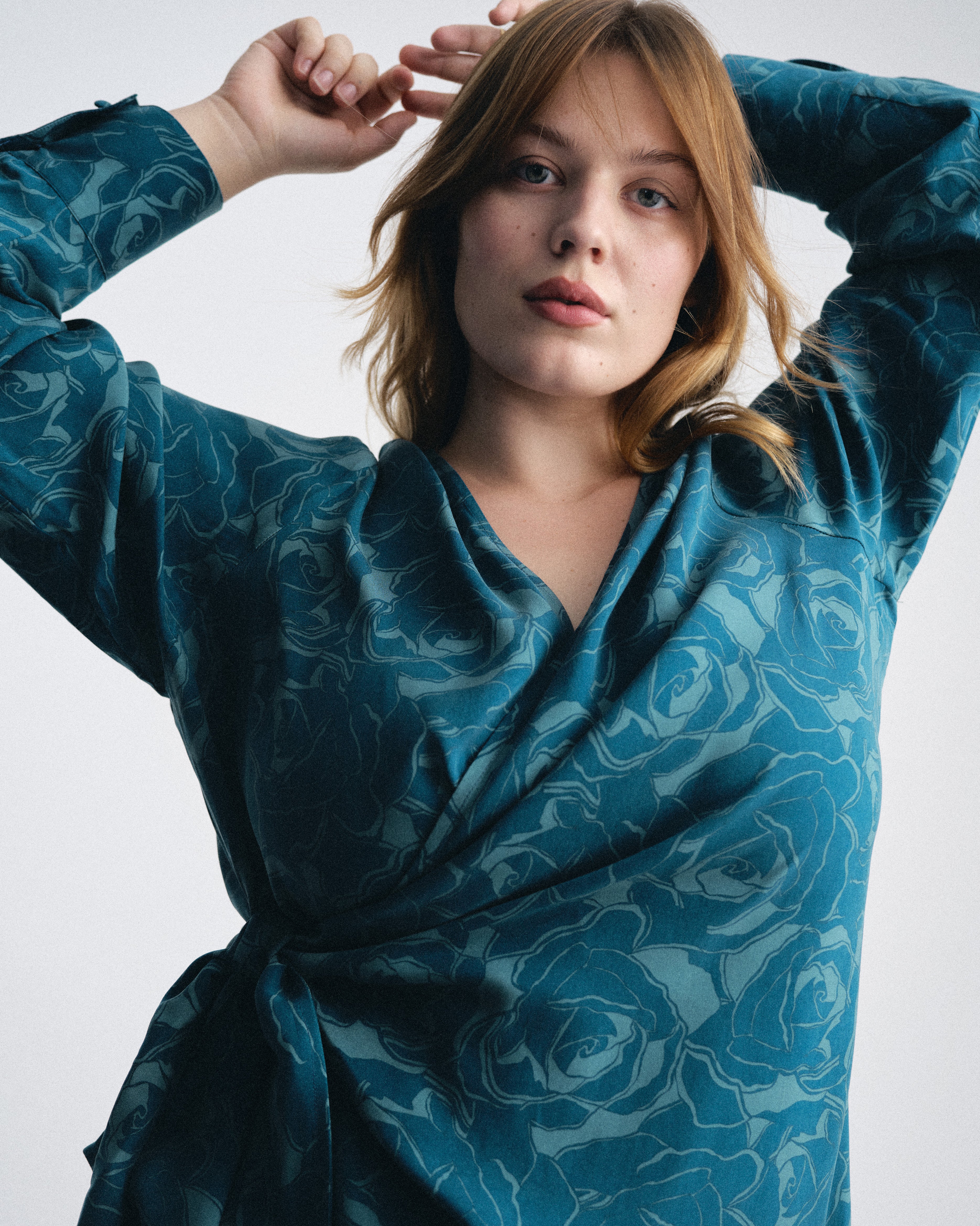 Beacon Stretch Cupro Wrap Shirt - Rose Print in Deep Teal - Image 2