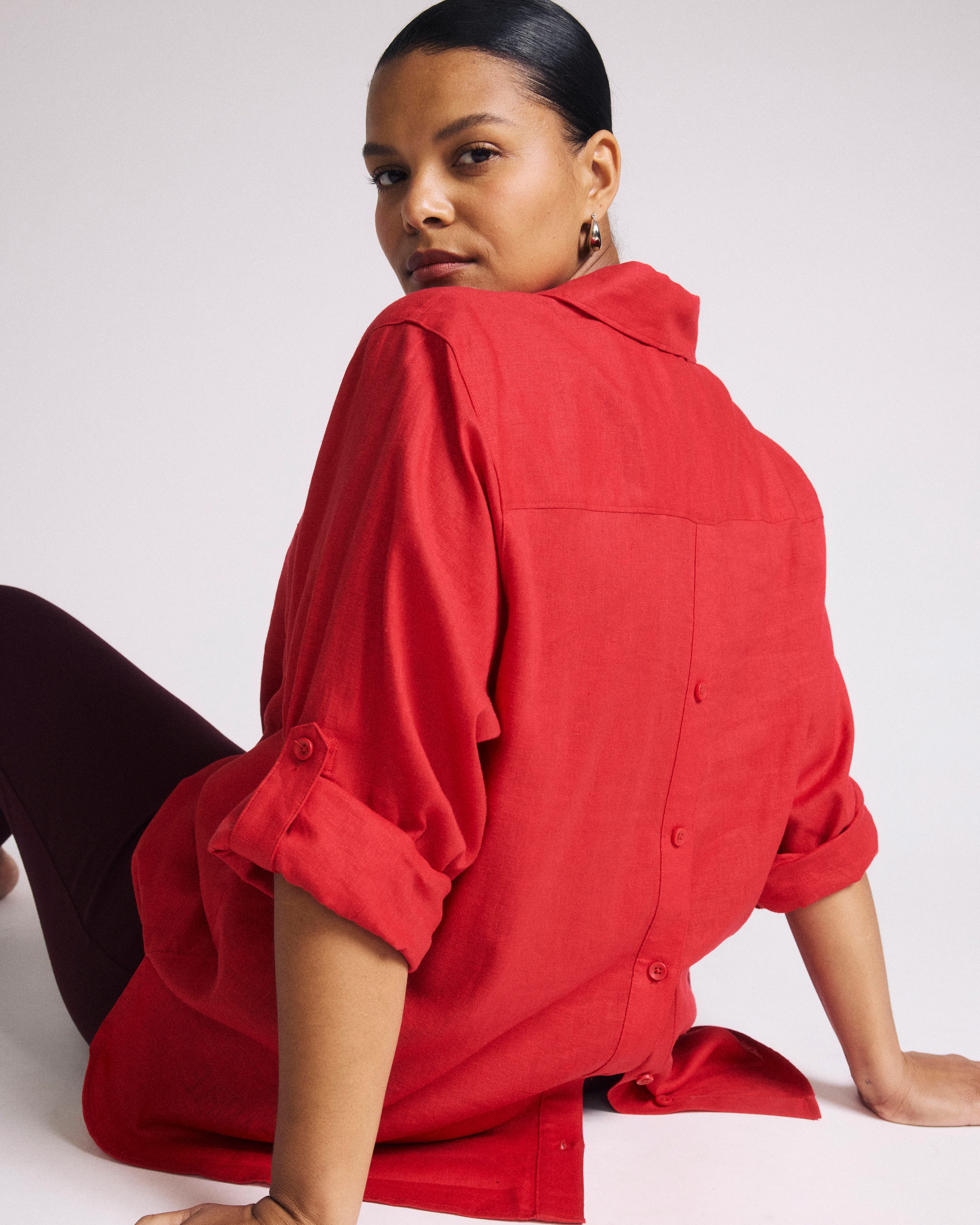 Button Back Linen Polo Shirt - Brilliant Red - Image 2