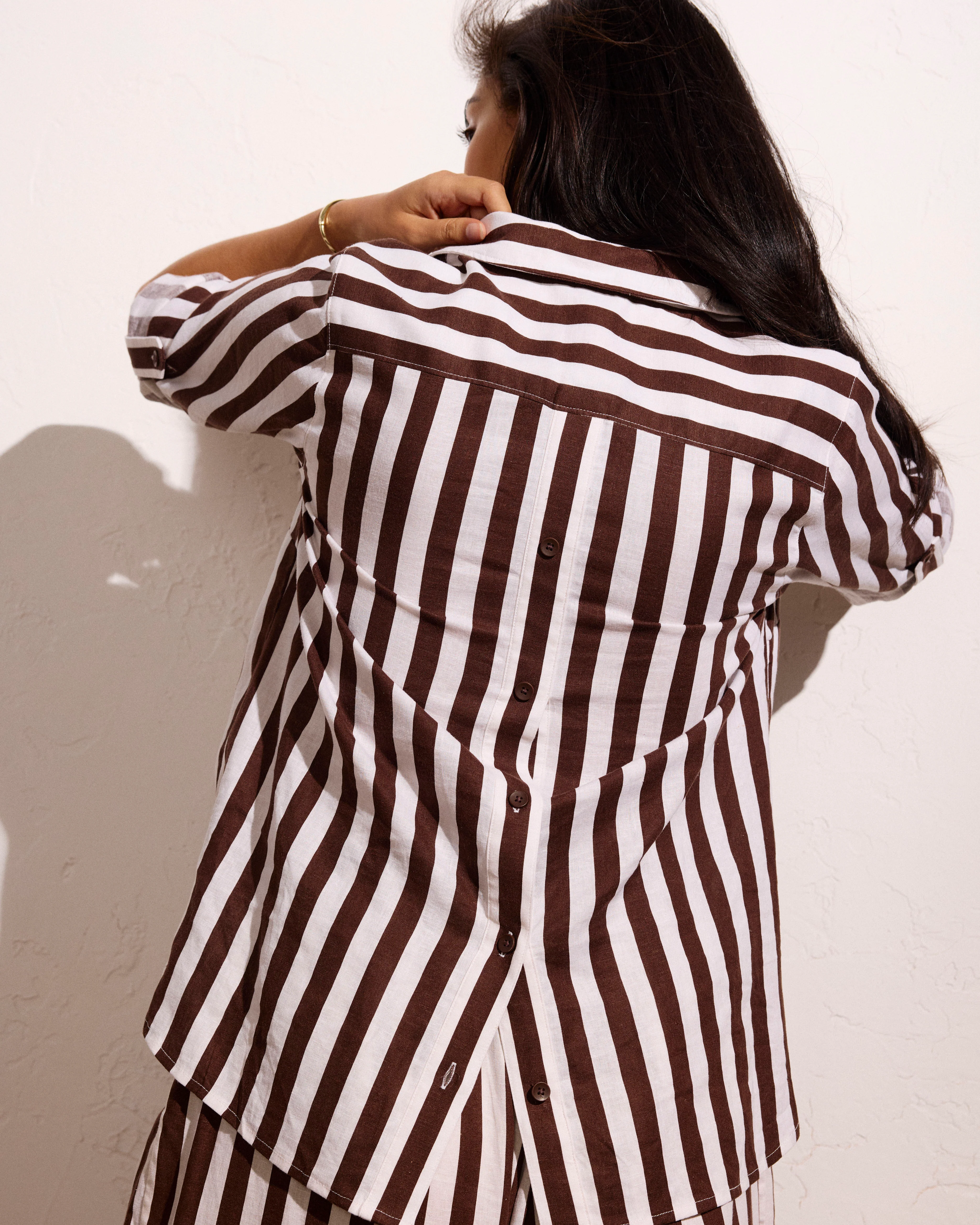 Button Back Linen Polo Shirt - Peppercorn Stripe - Image 4