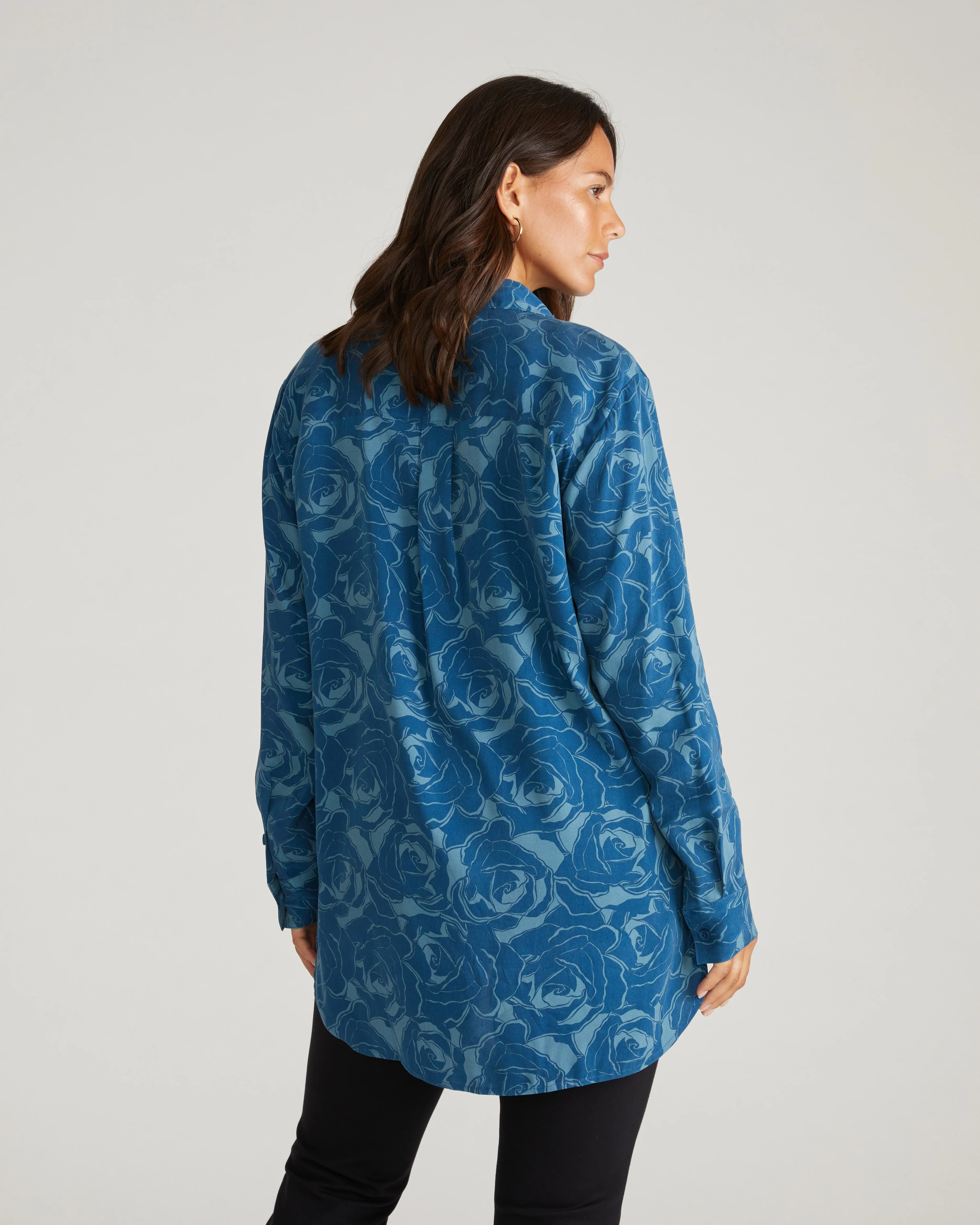 Cooling Stretch Cupro Artist Shirt - Rose Print in Deep Teal - Image 4