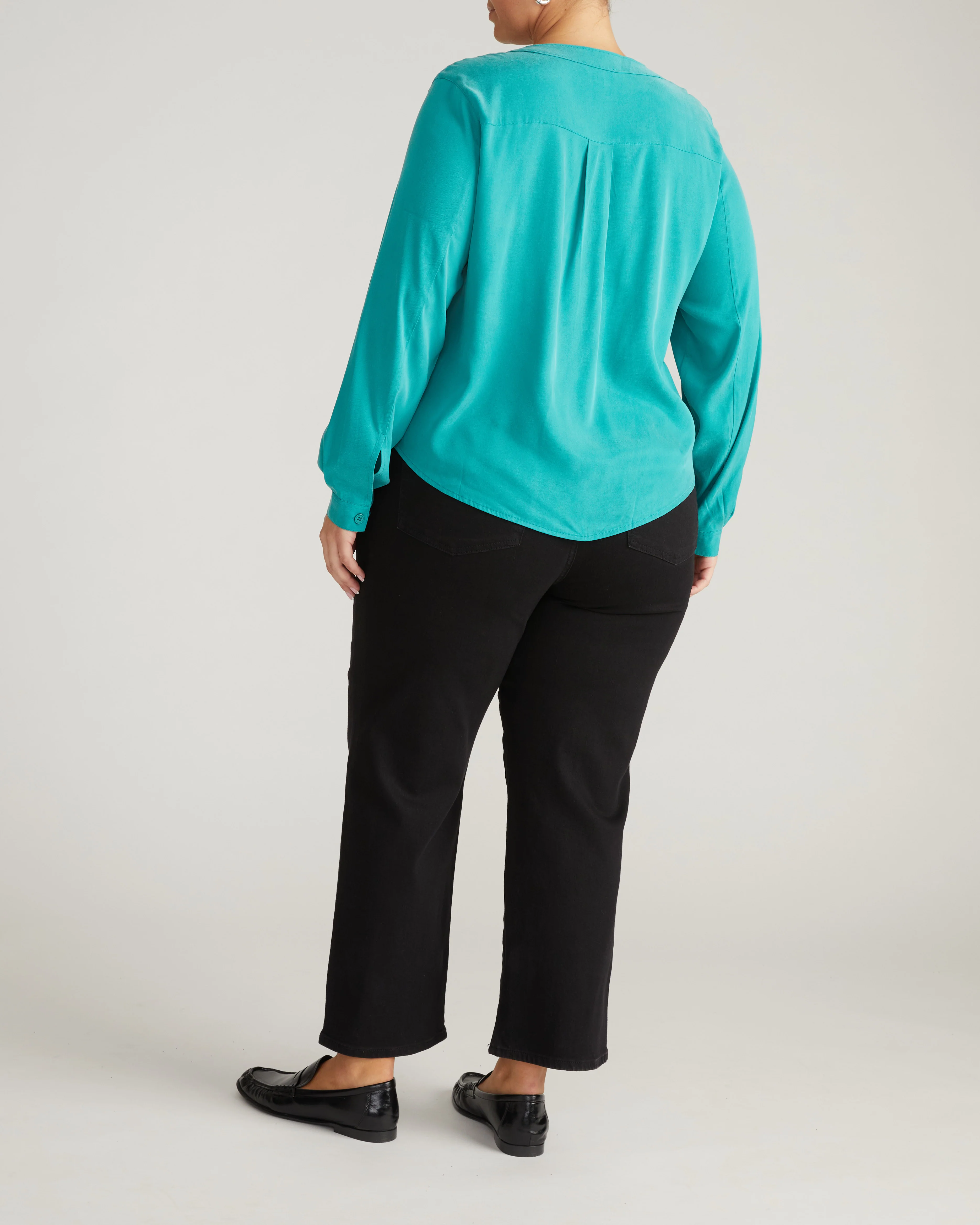 Cooling Stretch Cupro Button-Down Blouse - Green Tourmaline - Image 6