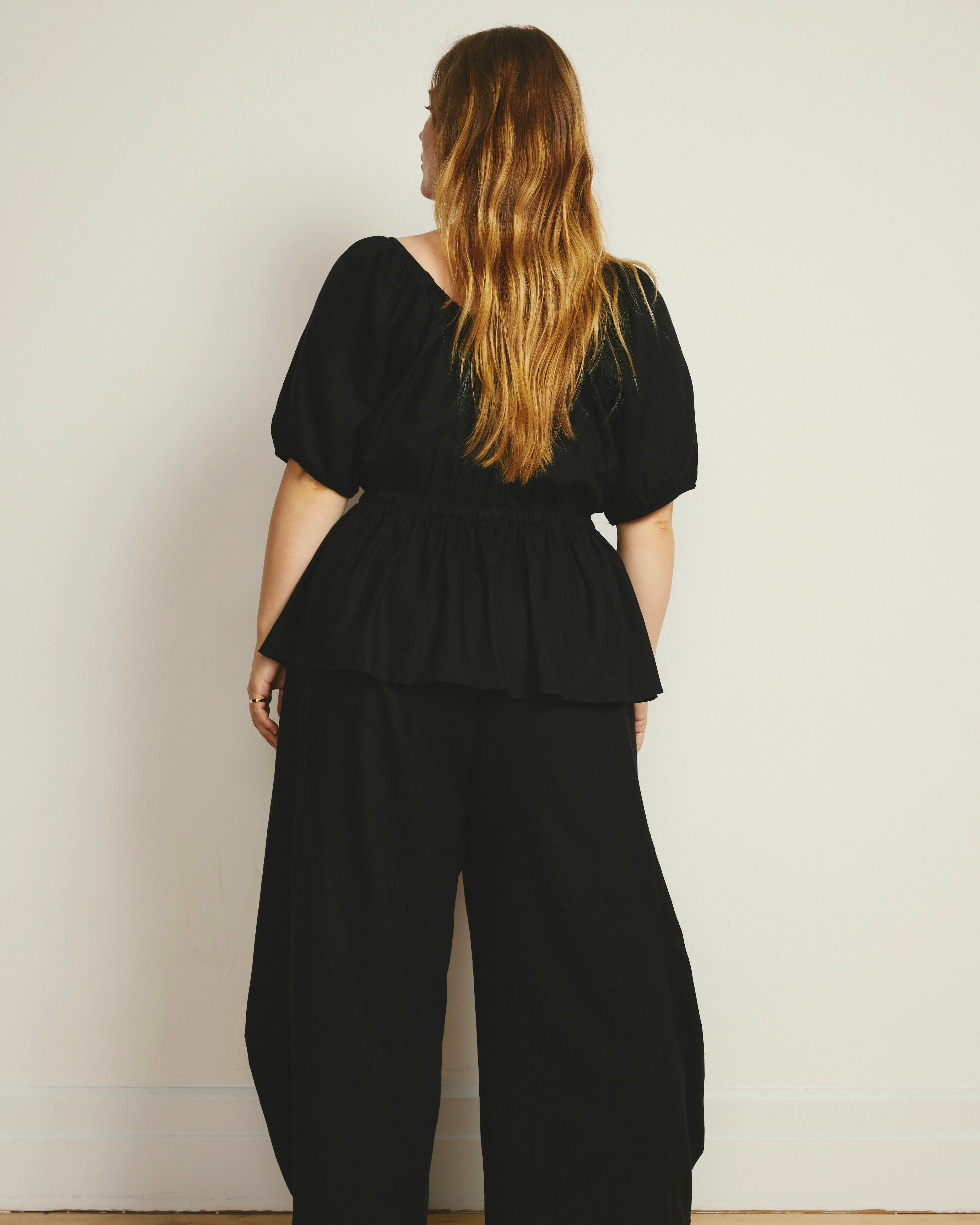Cosma Barrel Leg Linen Pants - Black - Image 4