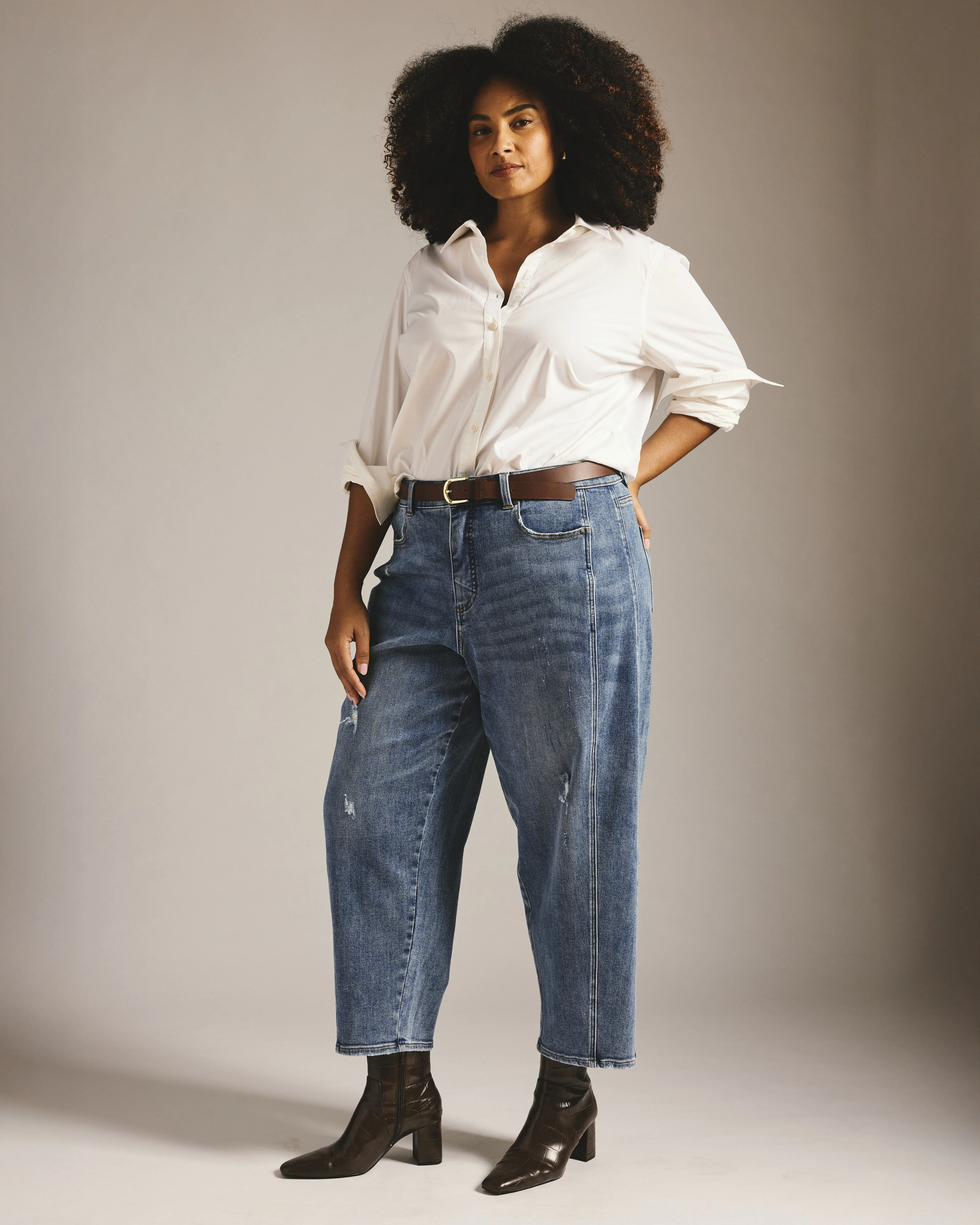 Dakota Twisted Leg Jeans - Distressed Washed Indigo - Image 2