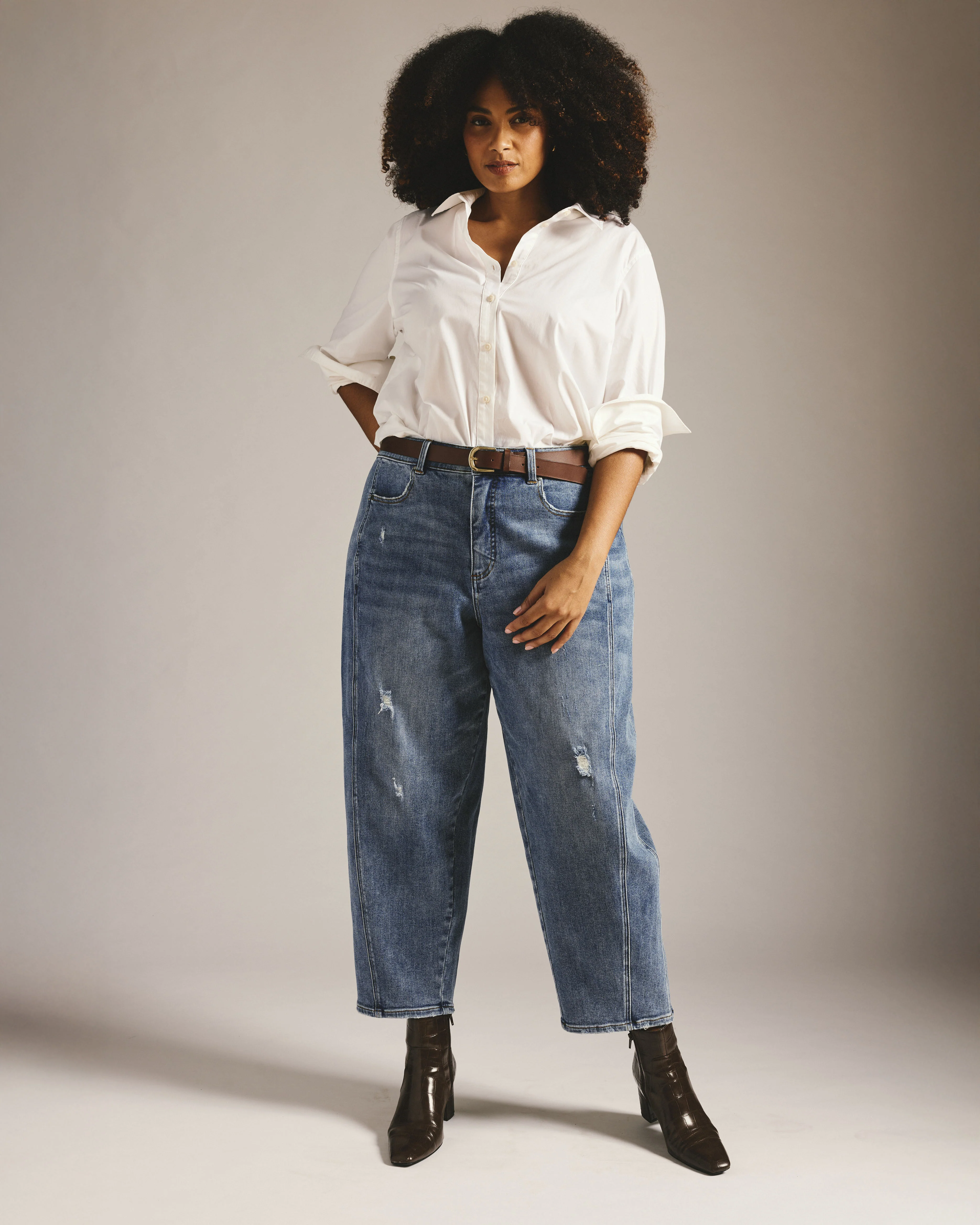 Dakota Twisted Leg Jeans - Distressed Washed Indigo - Image 3