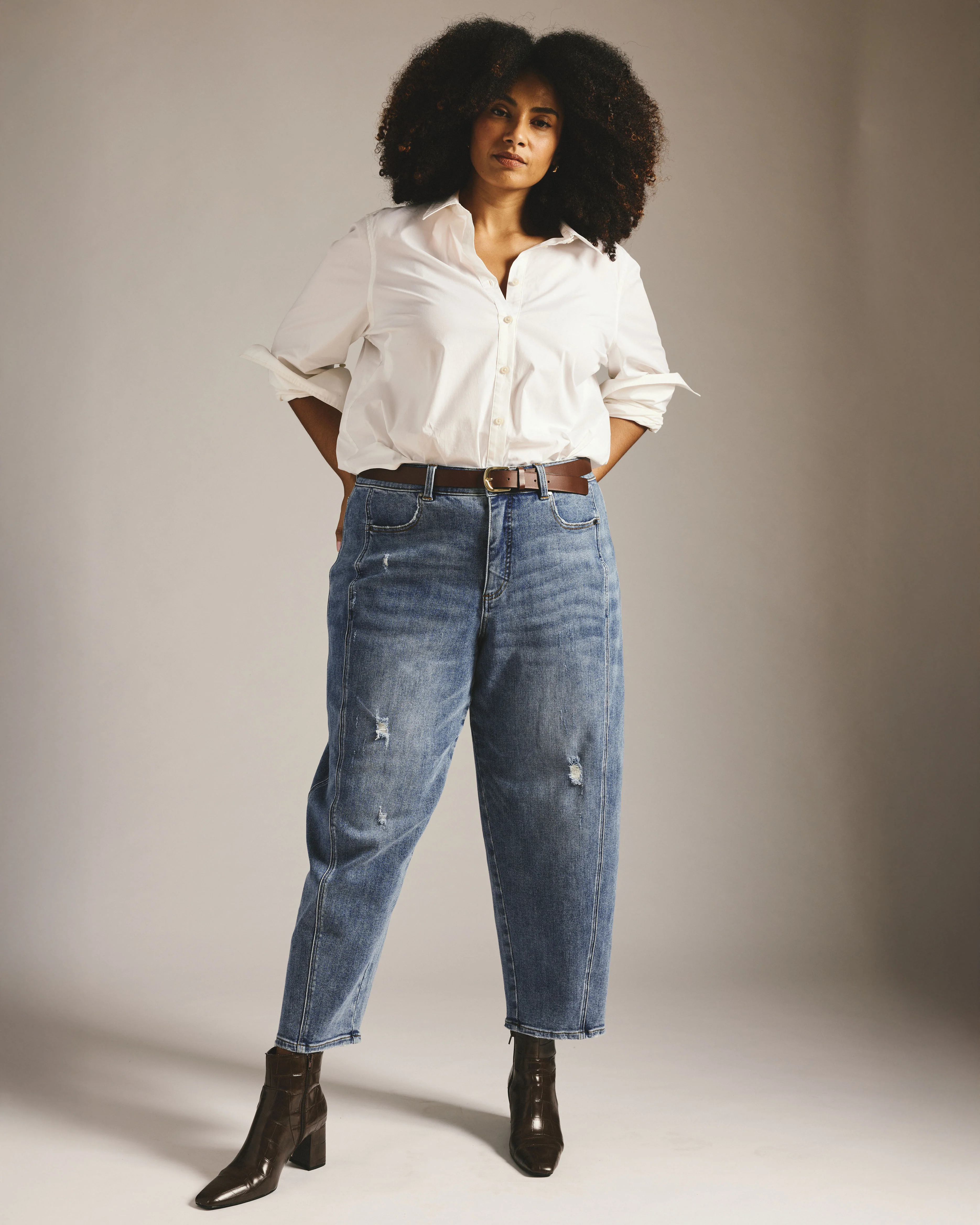 Dakota Twisted Leg Jeans - Distressed Washed Indigo - Image 4