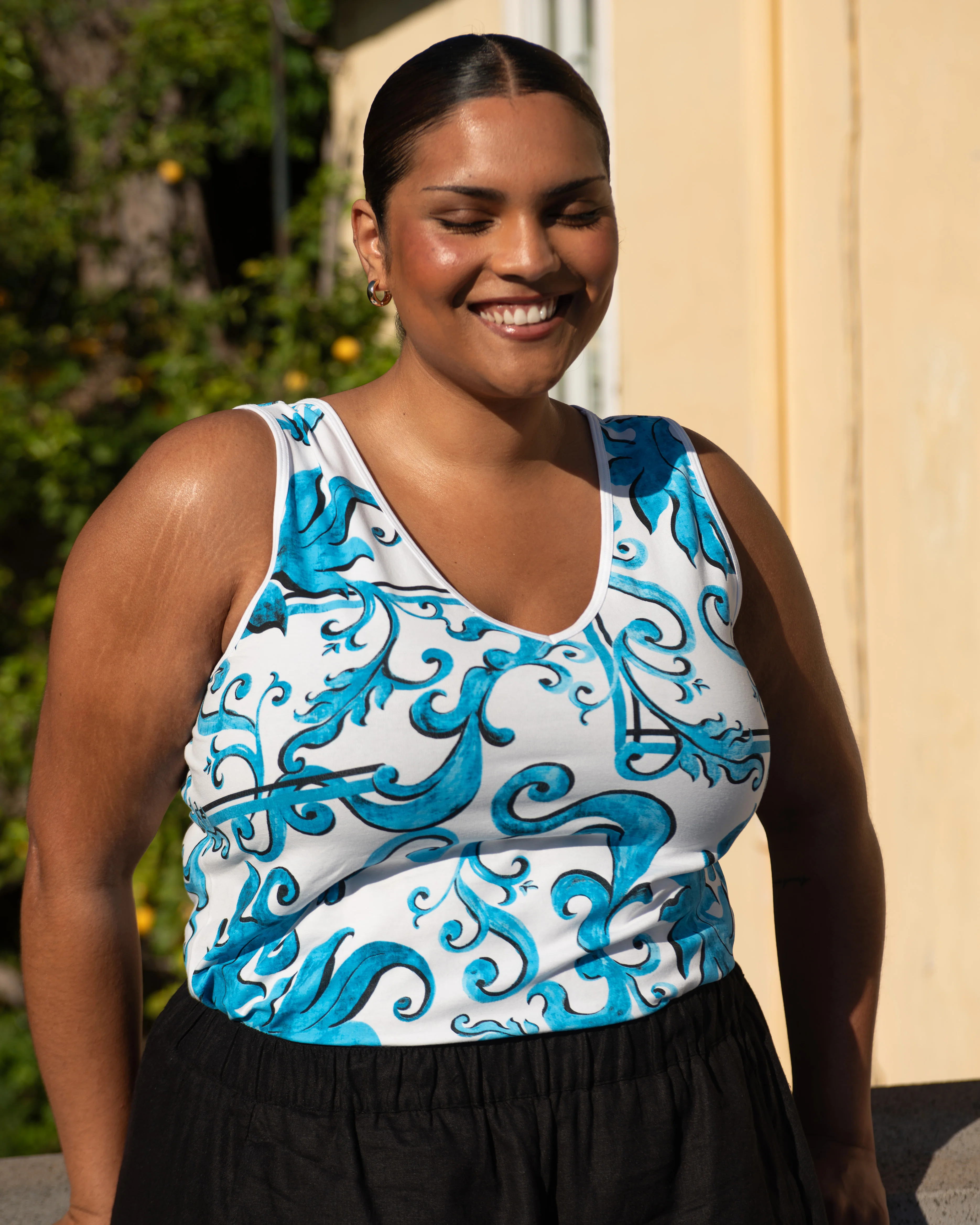 Double V Tank - Blue Majolica Print - Image 3