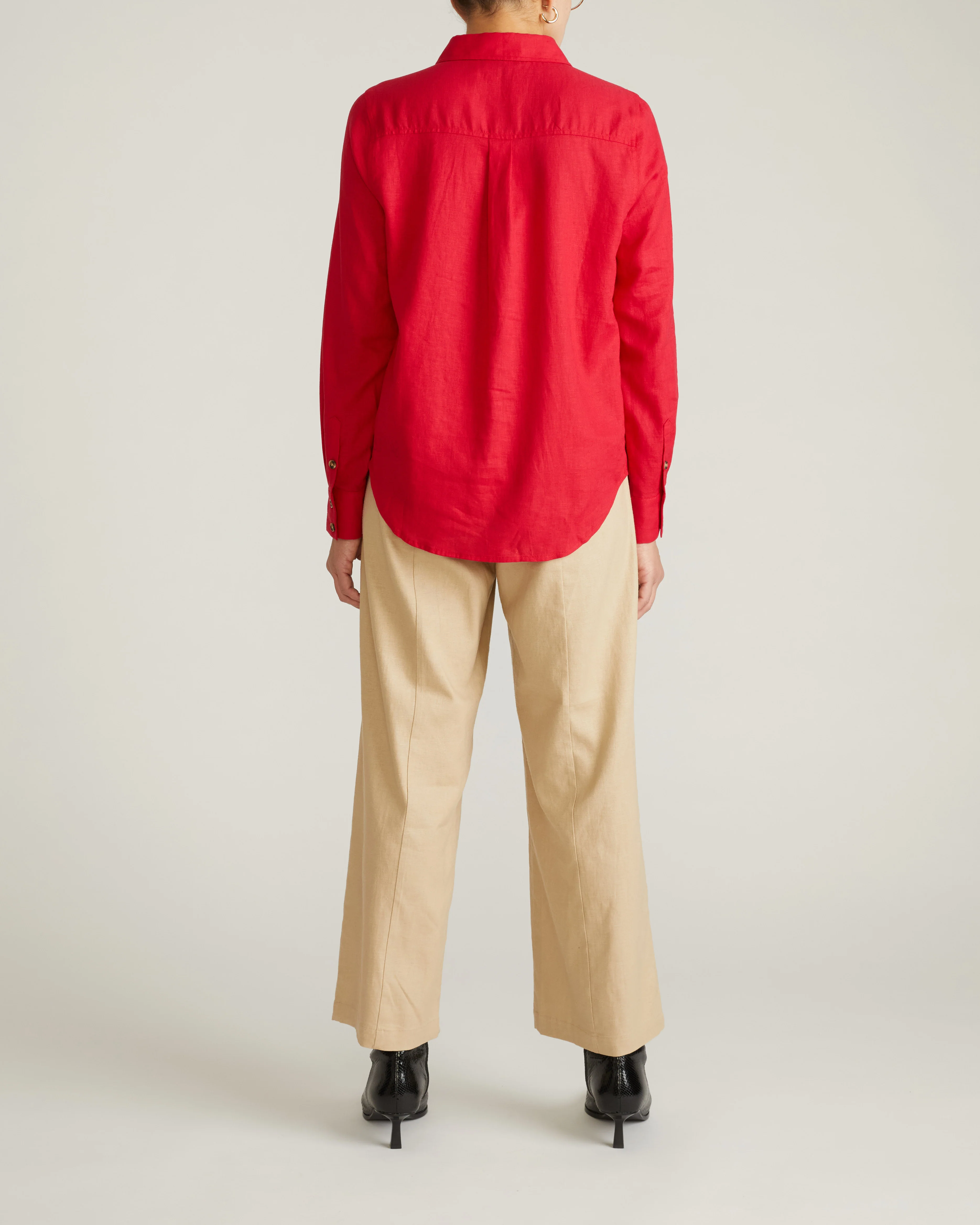 Elbe Popover Stretch Linen Shirt - Brilliant Red - Image 8