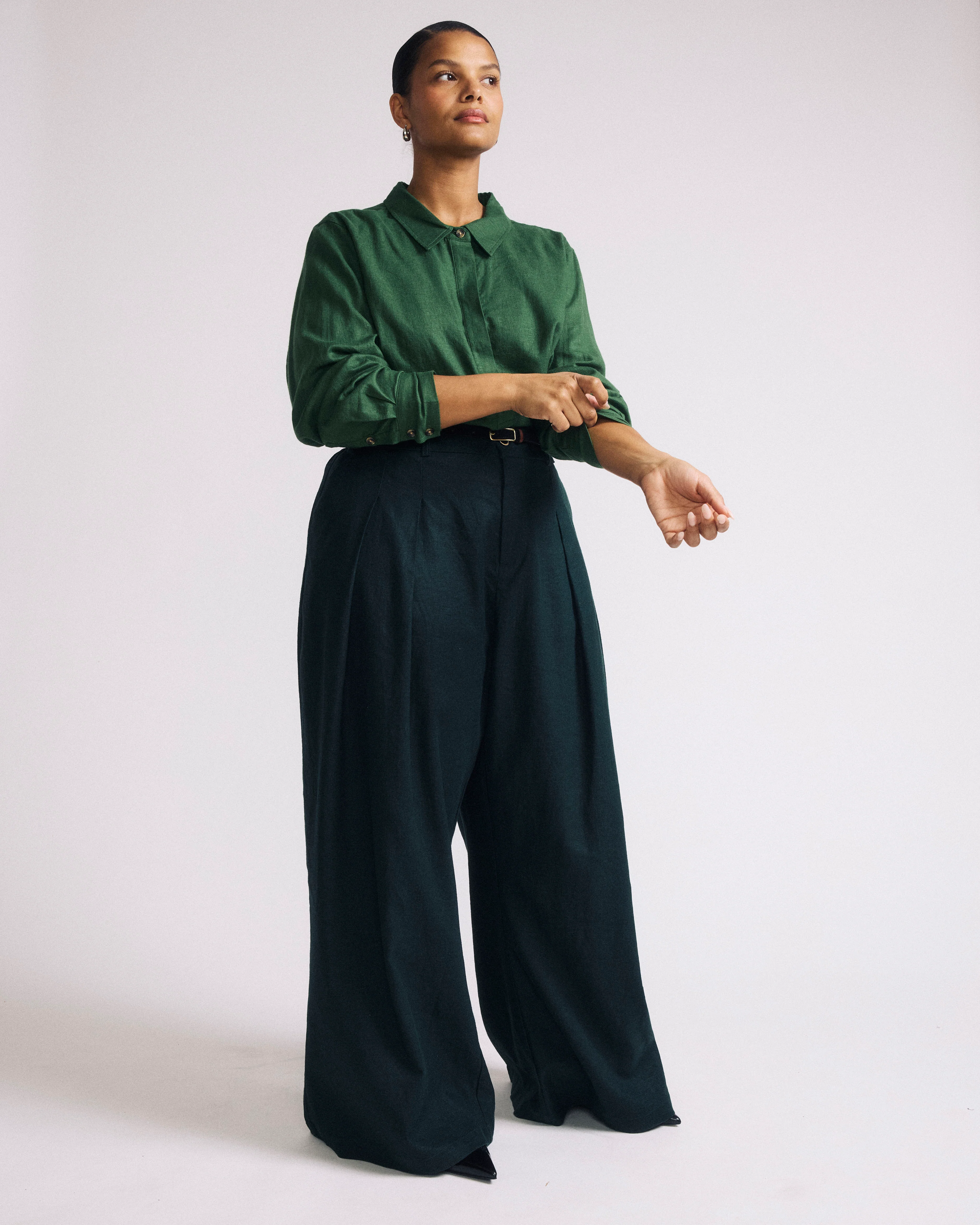 Elbe Popover Stretch Linen Shirt - Green Park - Image 3
