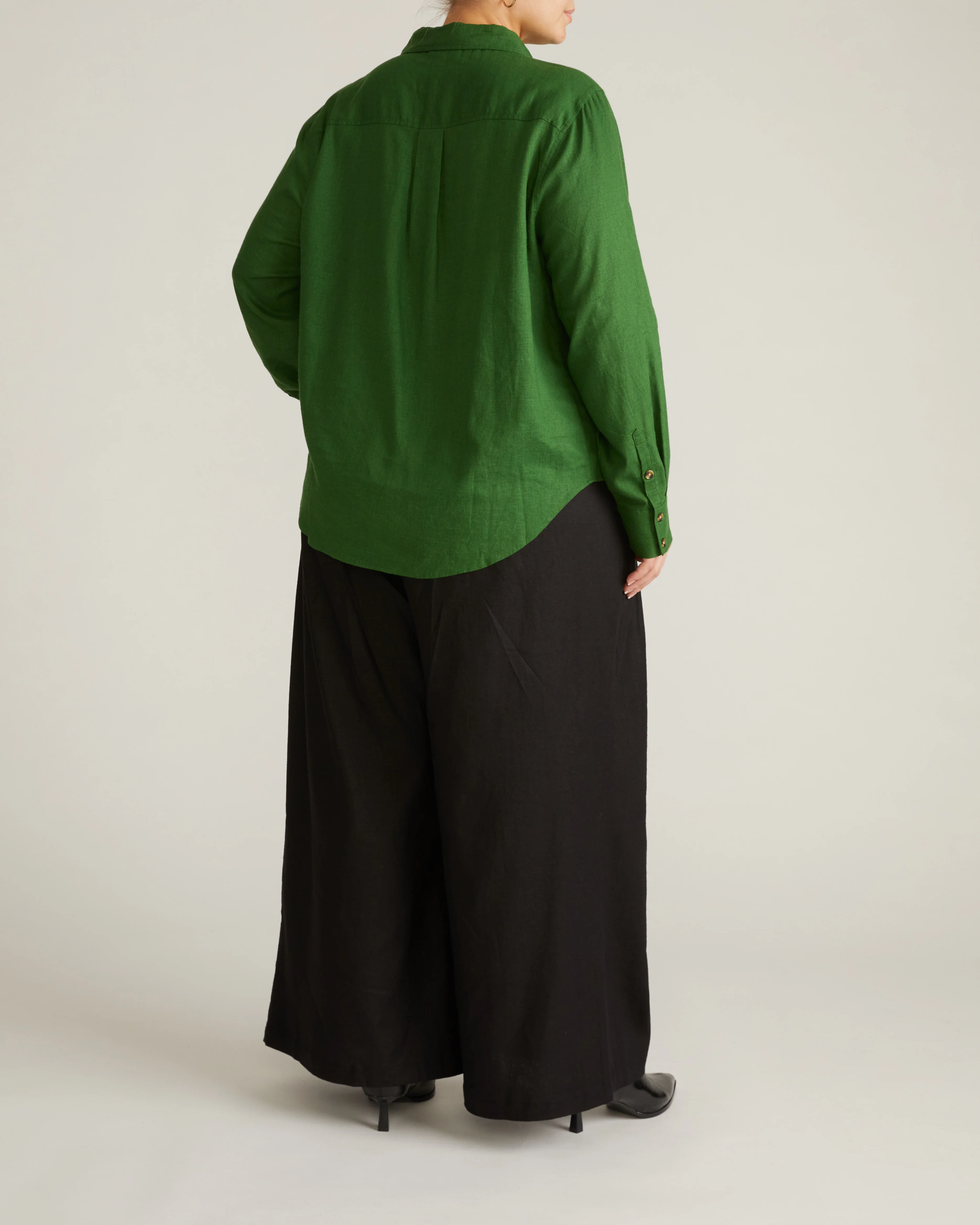 Elbe Popover Stretch Linen Shirt - Green Park - Image 5