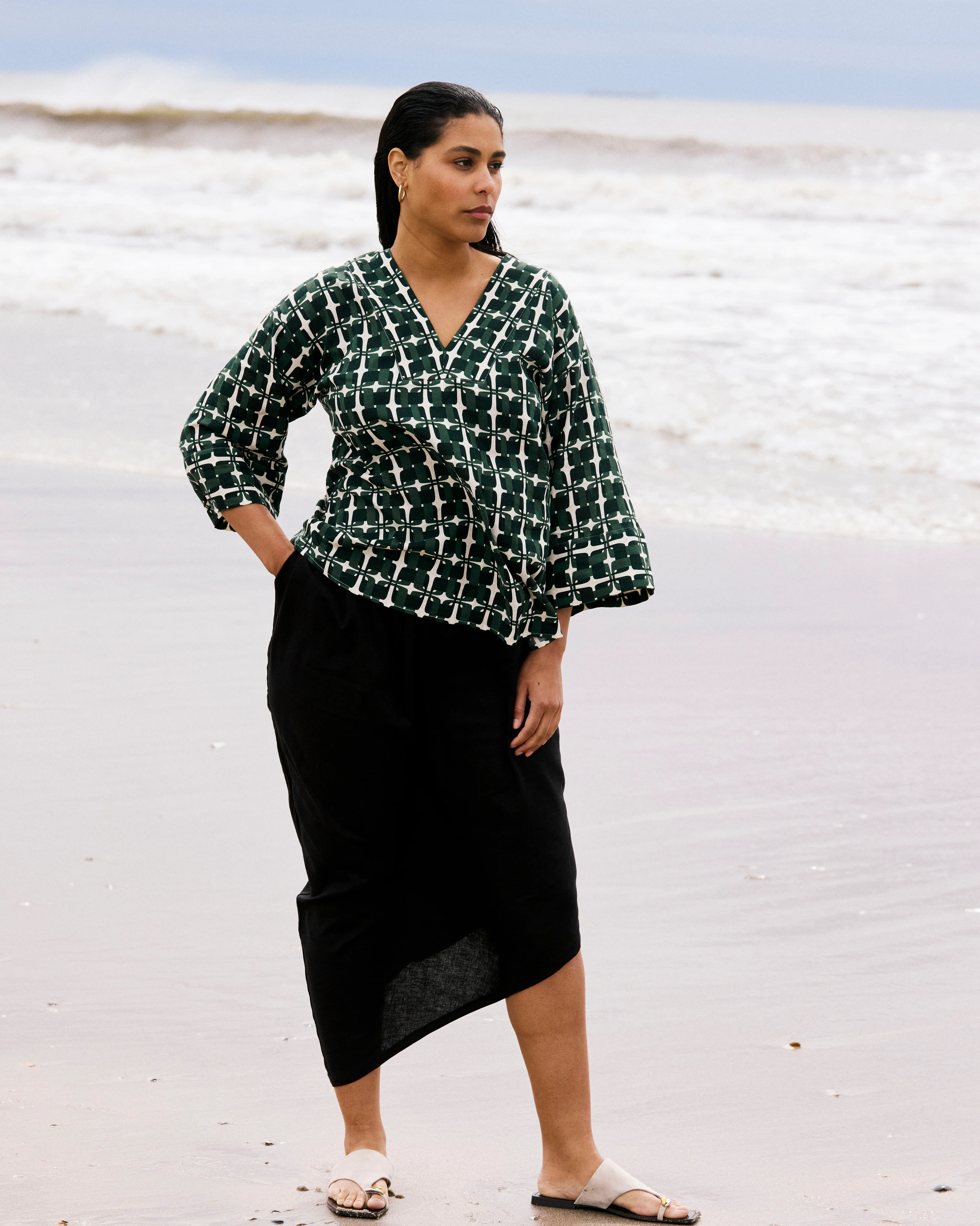 Elio V-Neck Linen Top - Green Trellis Print - Image 3