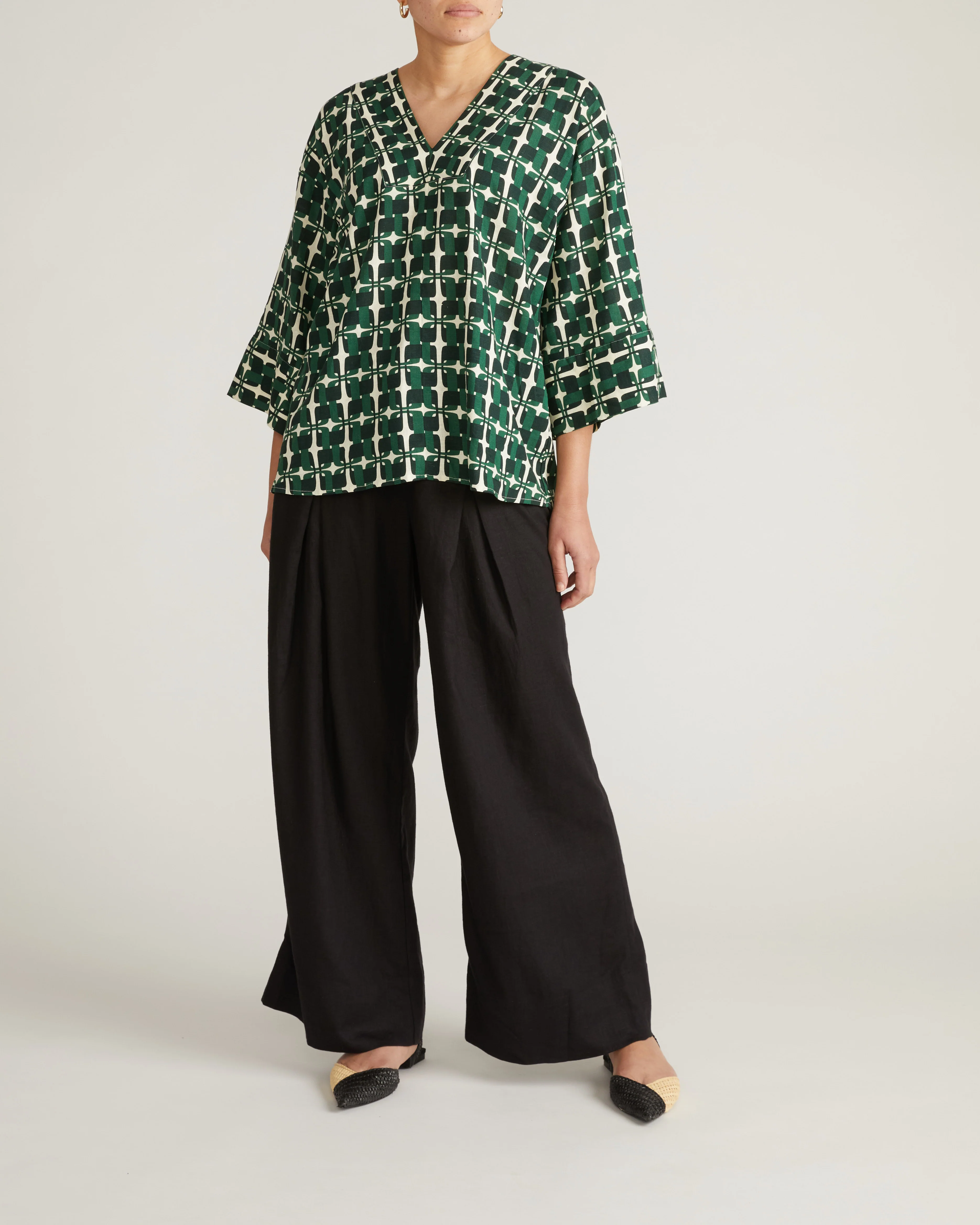 Elio V-Neck Linen Top - Green Trellis Print - Image 5