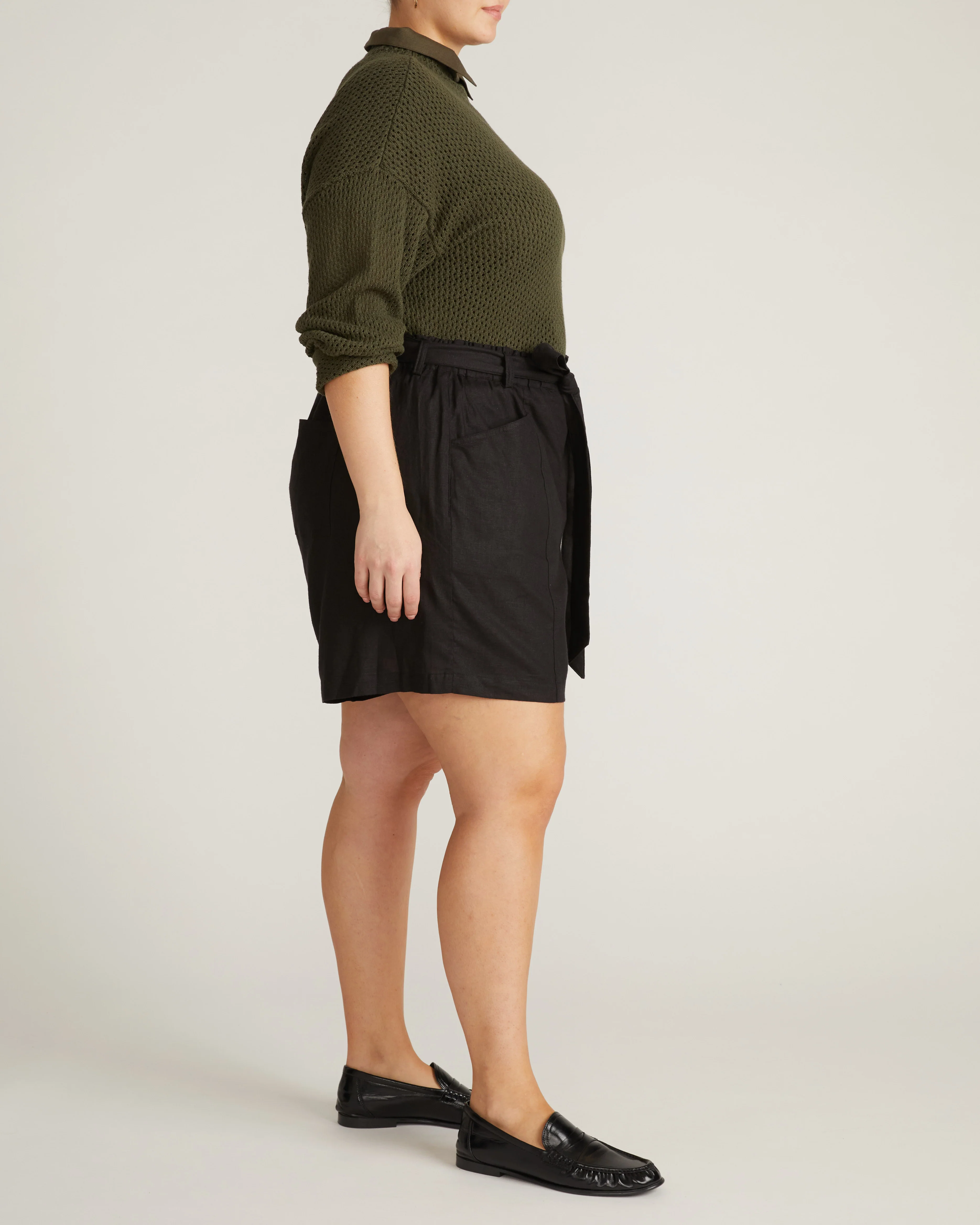 Harbor Stretch Linen Paperbag Shorts - Black - Image 4