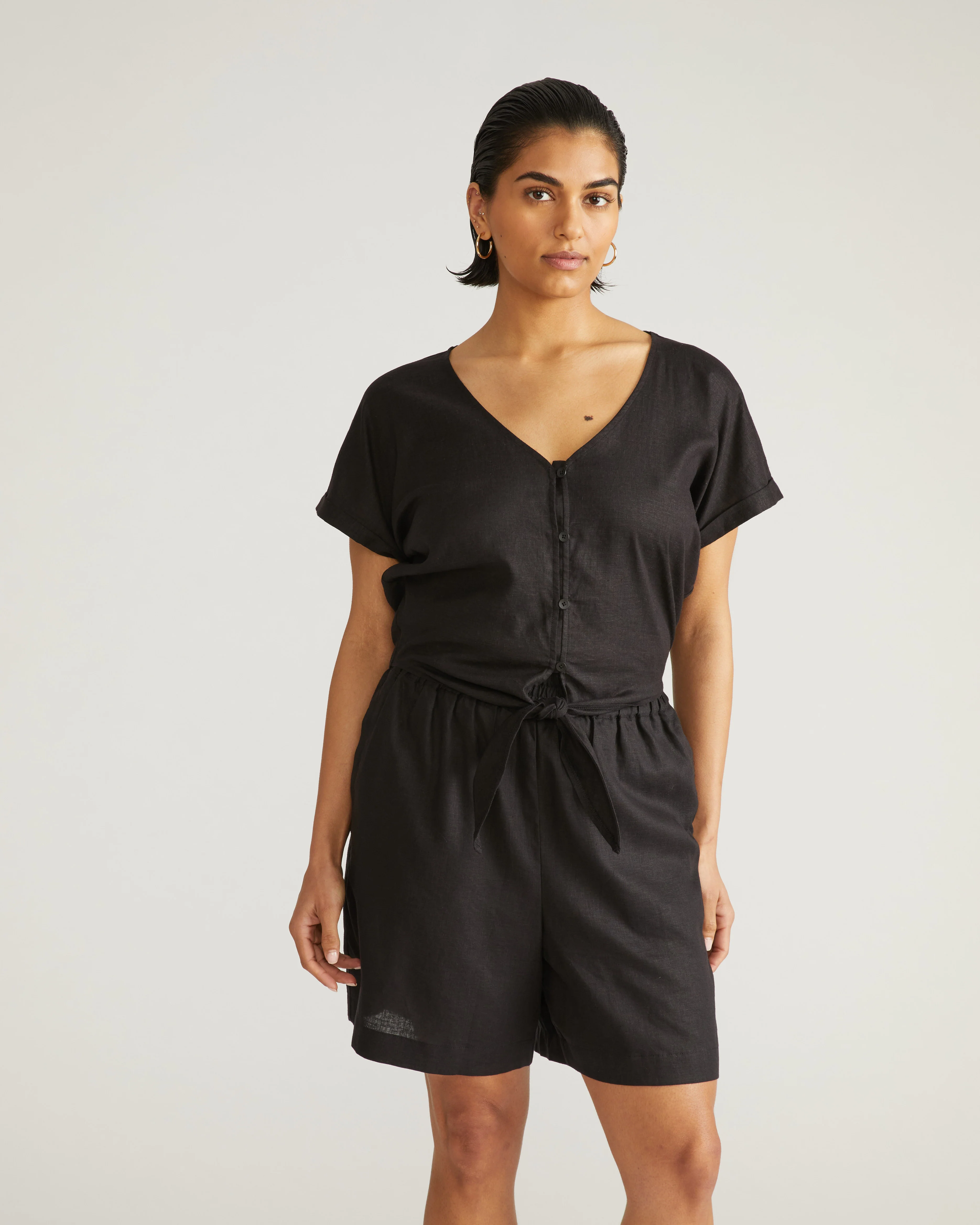 Juniper Linen Easy Pull-On Shorts - Black - Image 2
