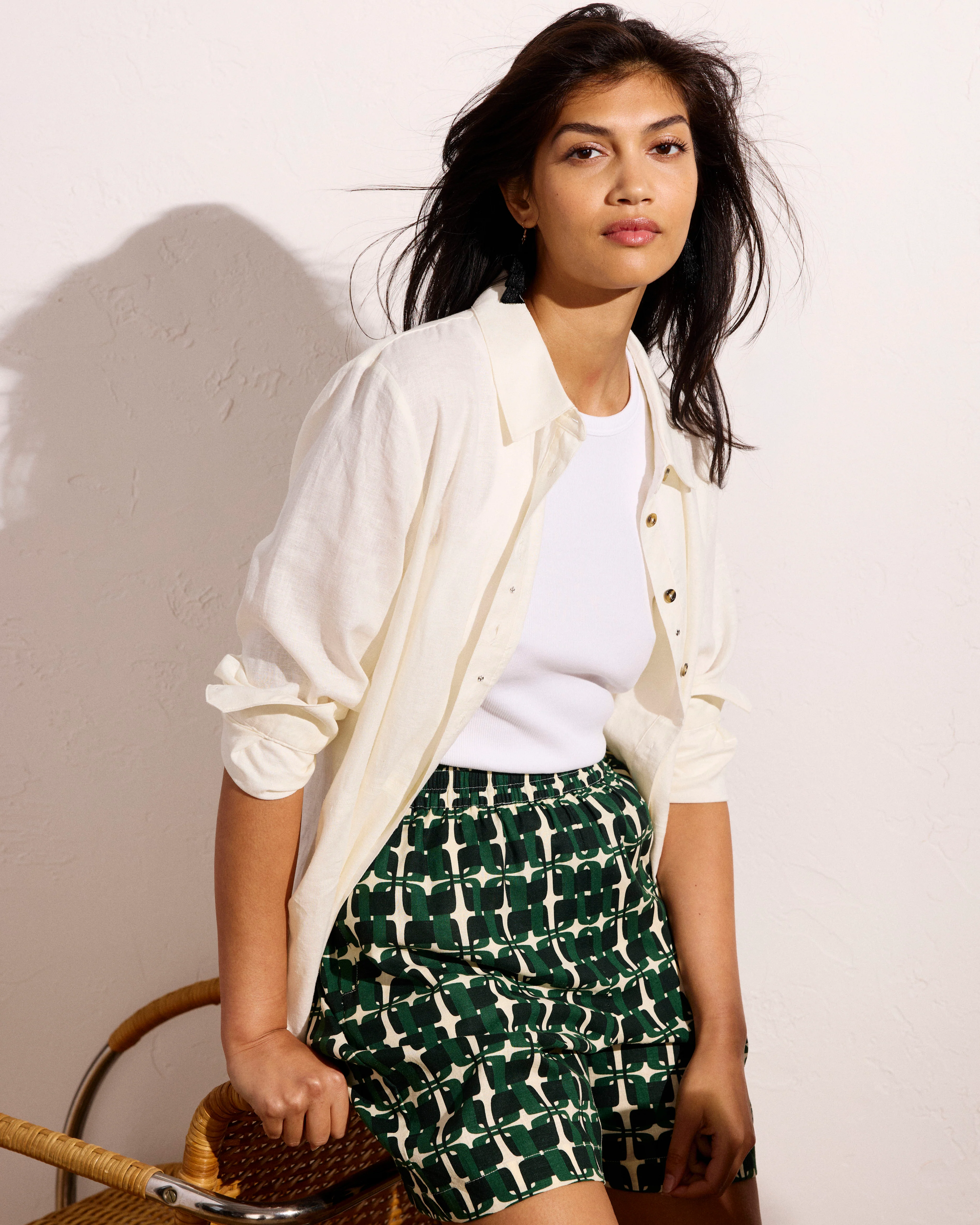 Juniper Linen Easy Pull-On Shorts - Green Trellis Print - Image 2