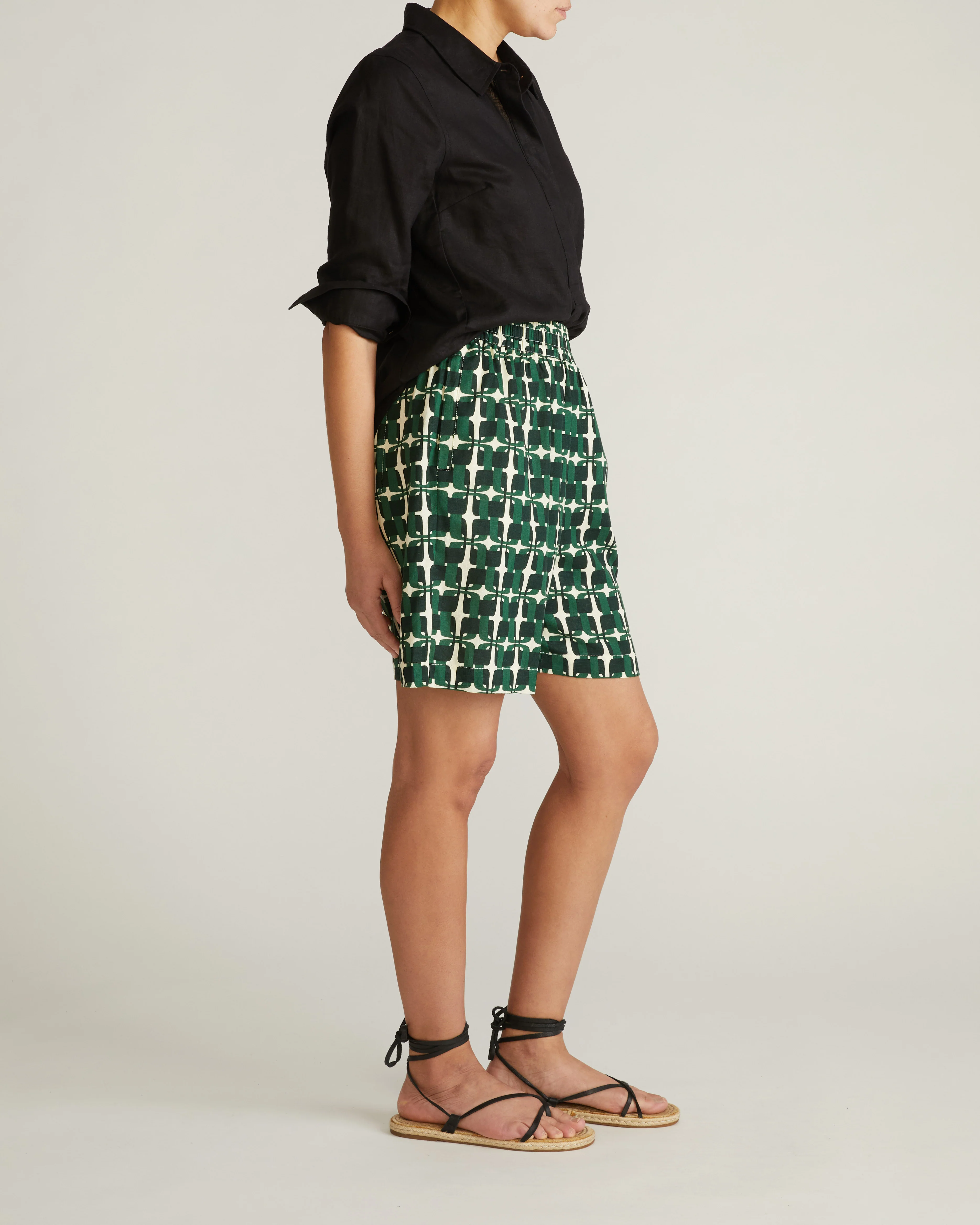 Juniper Linen Easy Pull-On Shorts - Green Trellis Print - Image 6