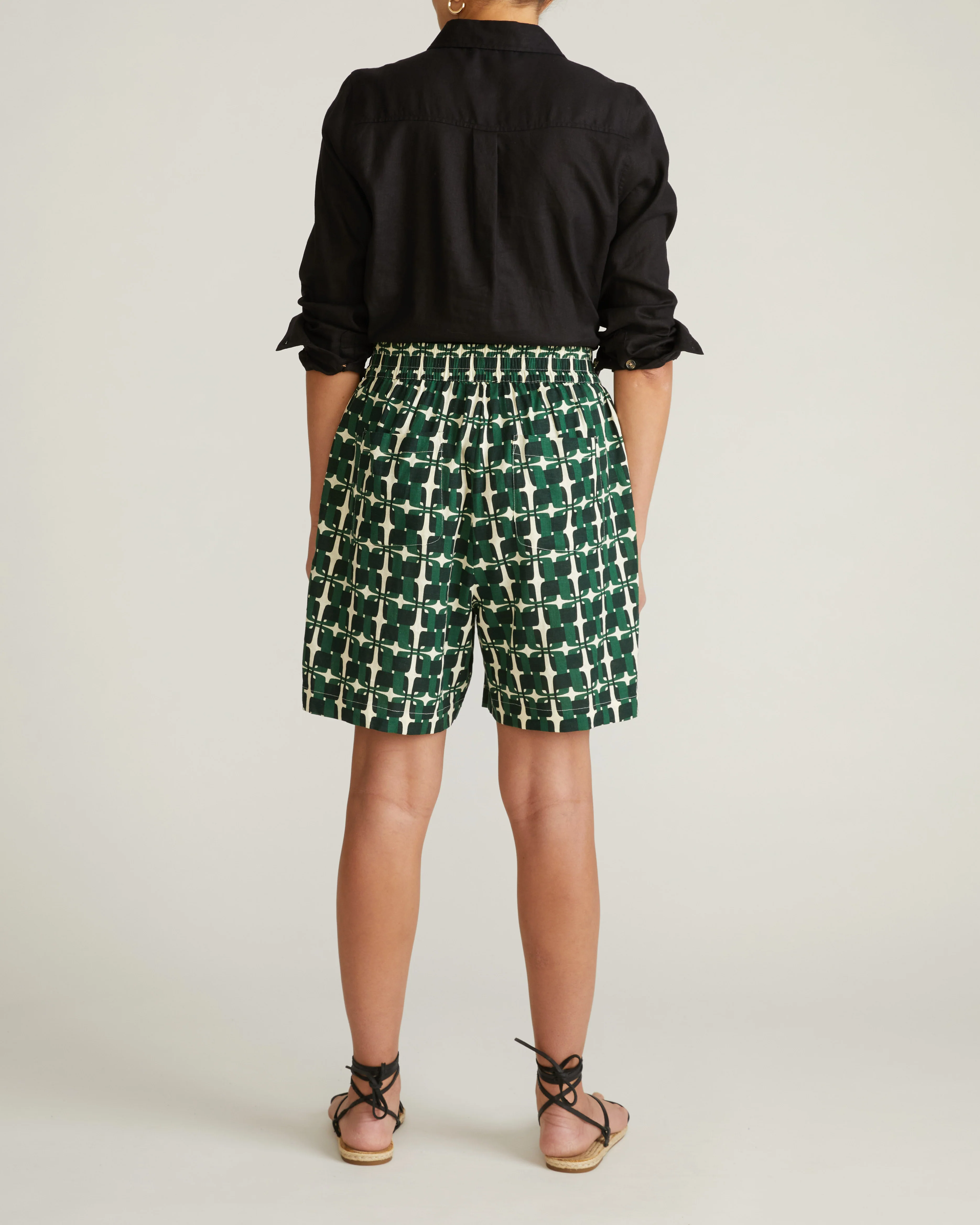 Juniper Linen Easy Pull-On Shorts - Green Trellis Print - Image 7