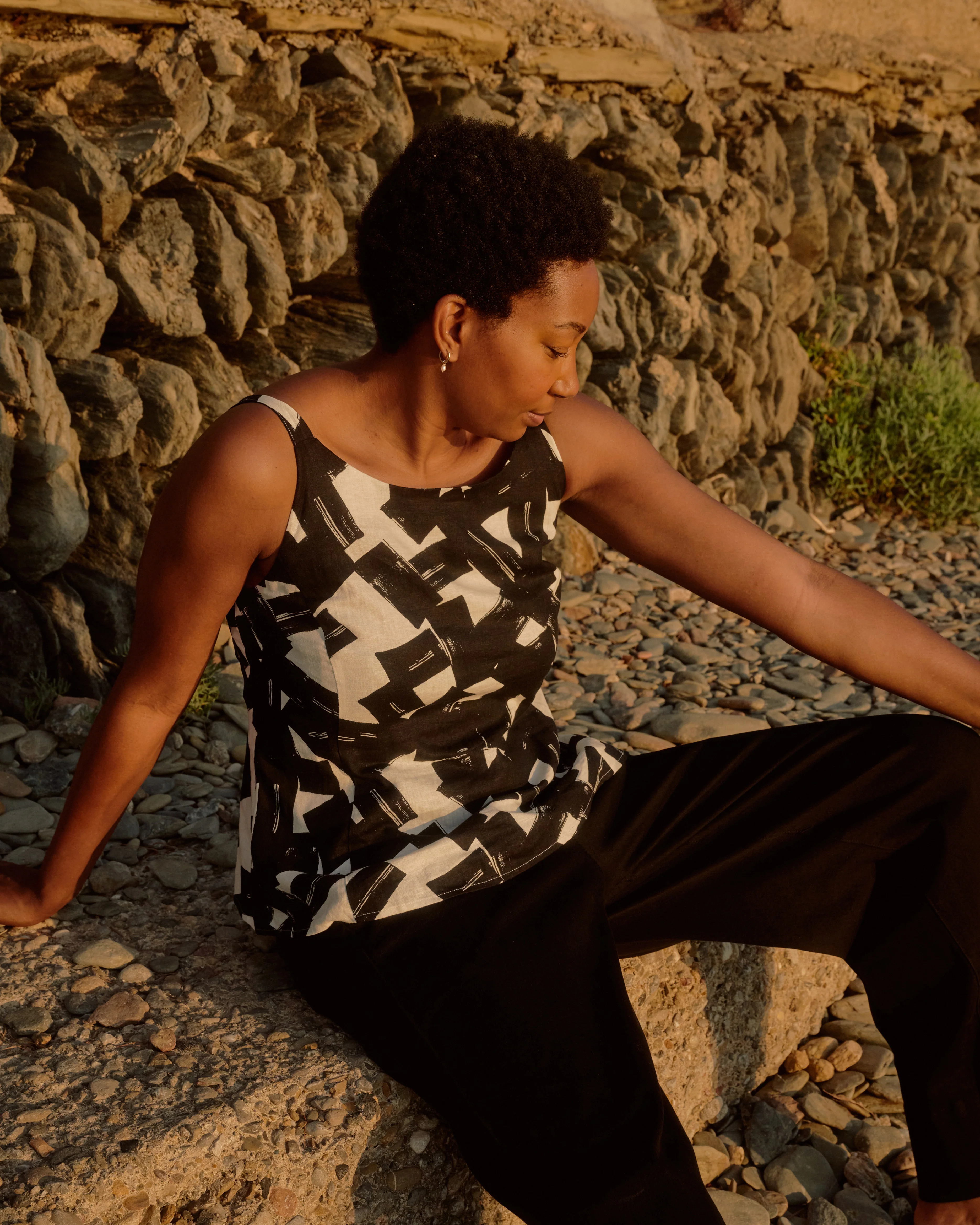 Kuki Sleeveless Linen Top - Santiago Print - Image 9