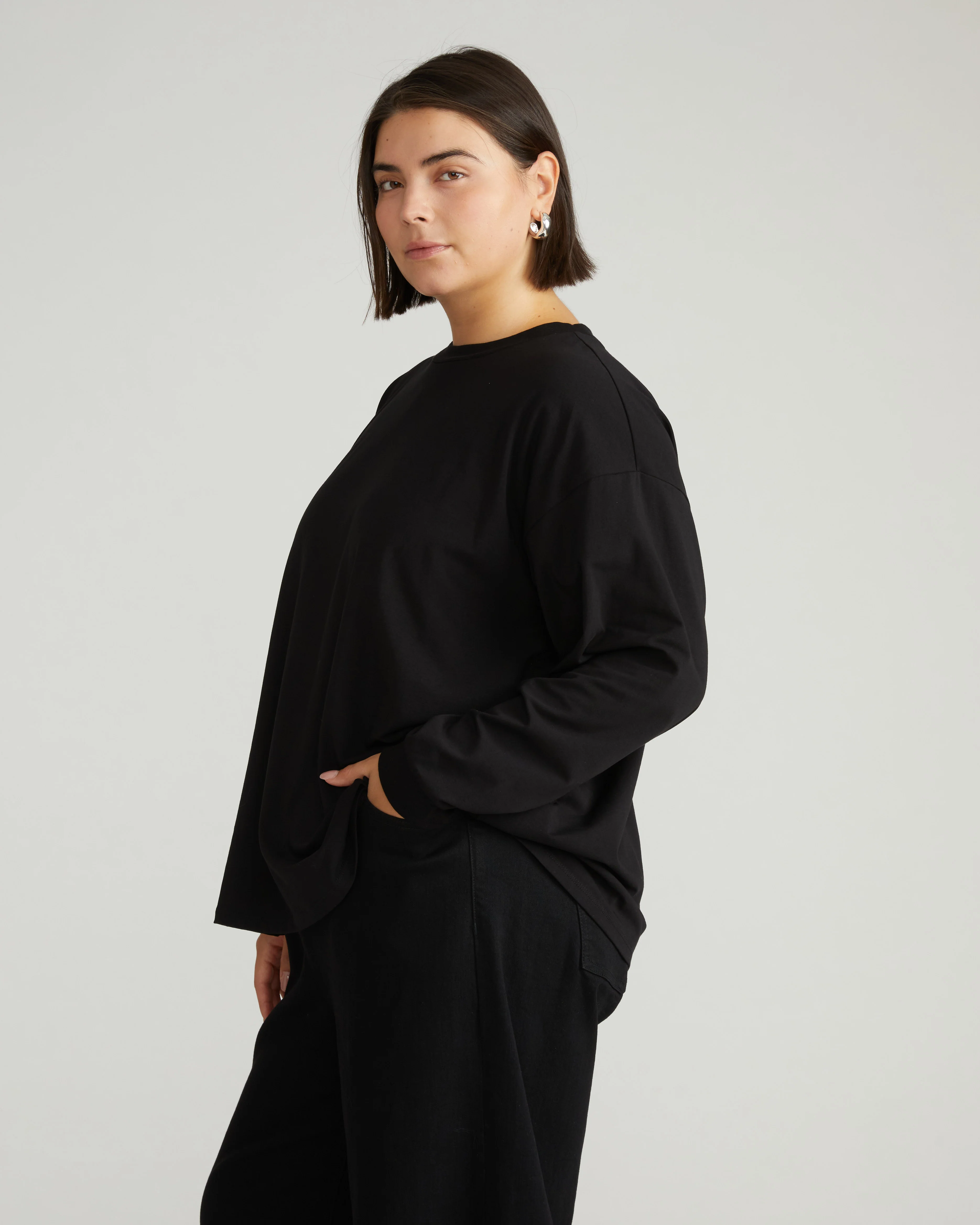 Long Sleeve Relaxed Tee - Black - Image 2