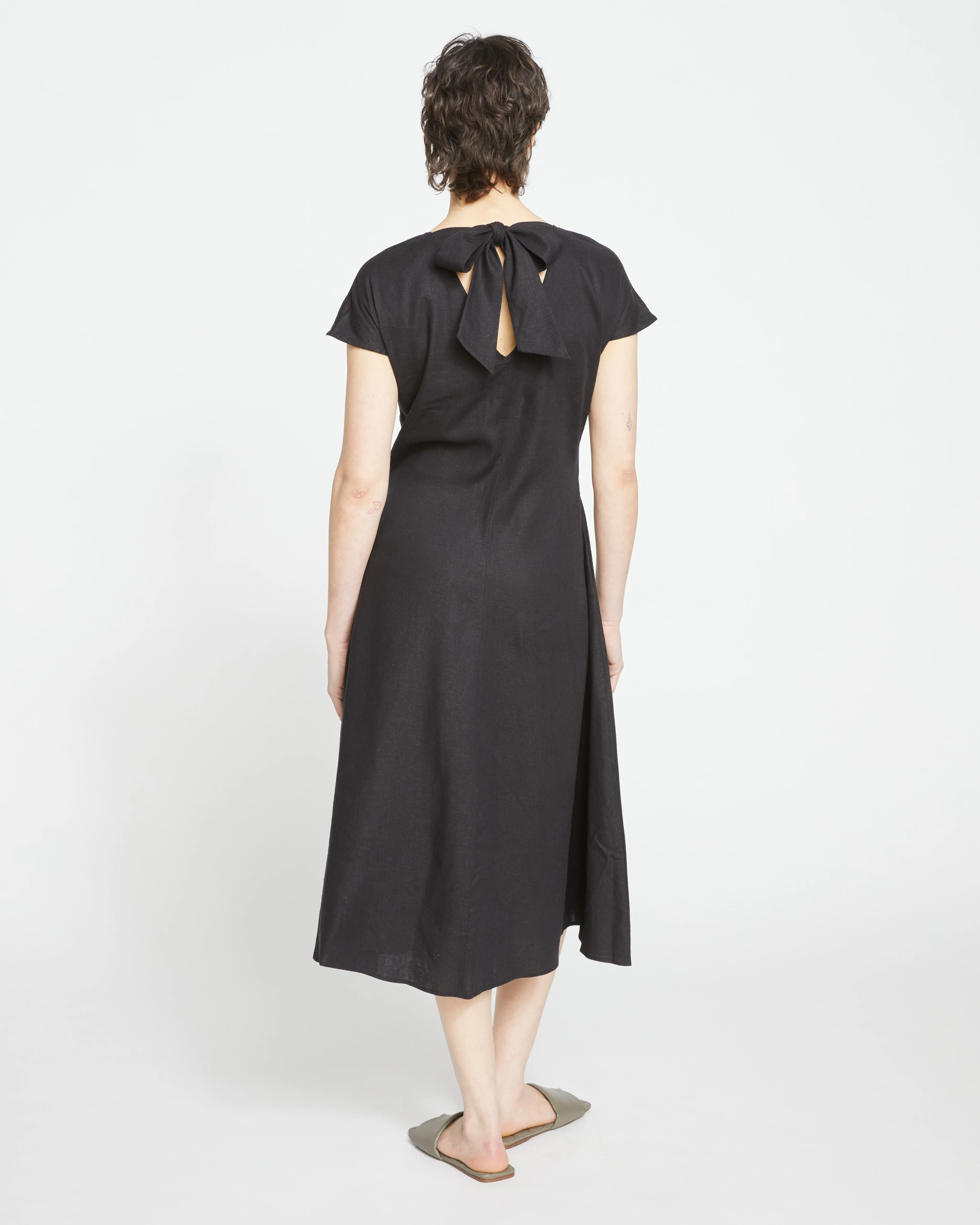 Louvre Bow Back Linen Dress - Black - Image 6