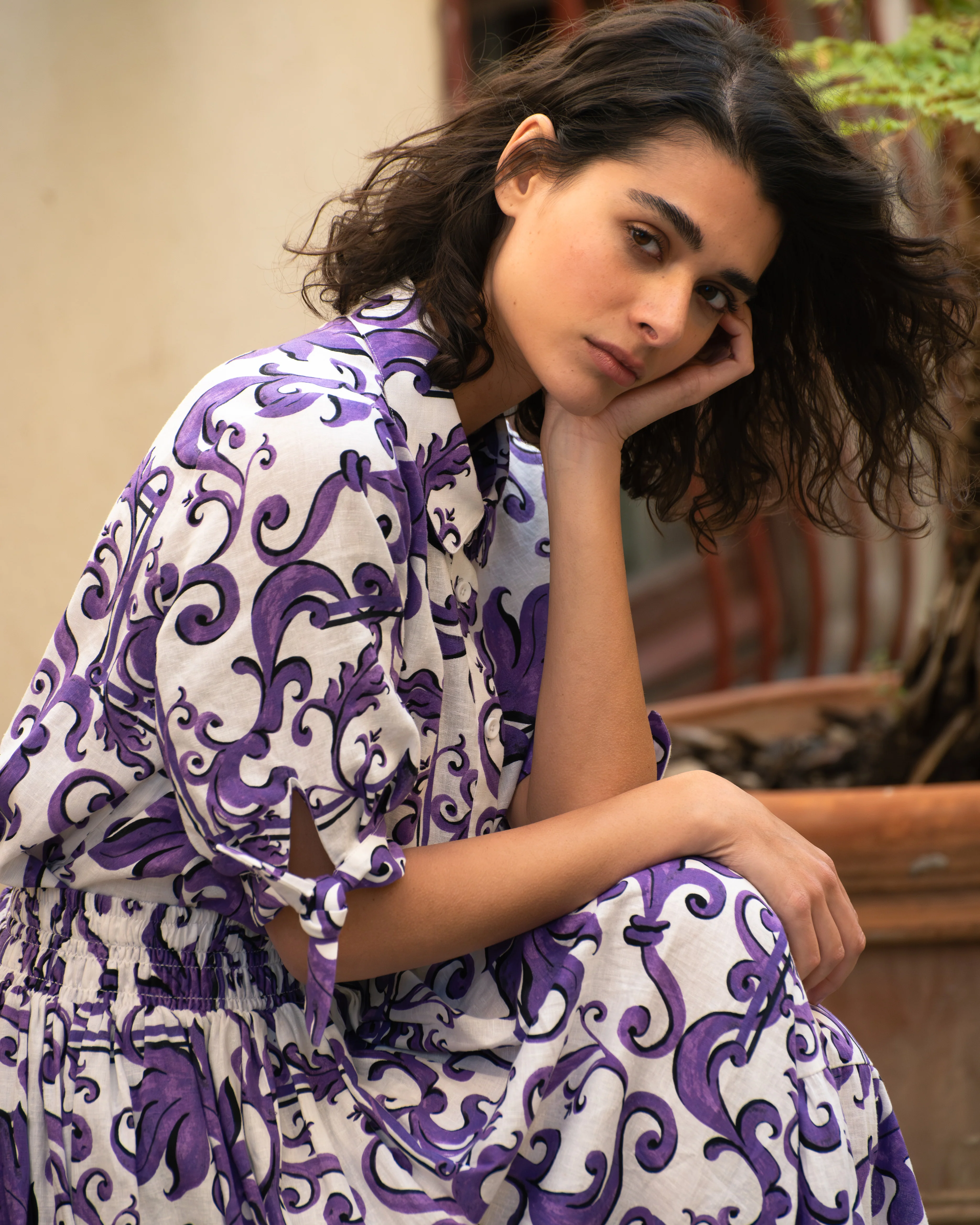 Luisa Short Sleeve Linen Shirt - Purple Majolica Print - Image 2