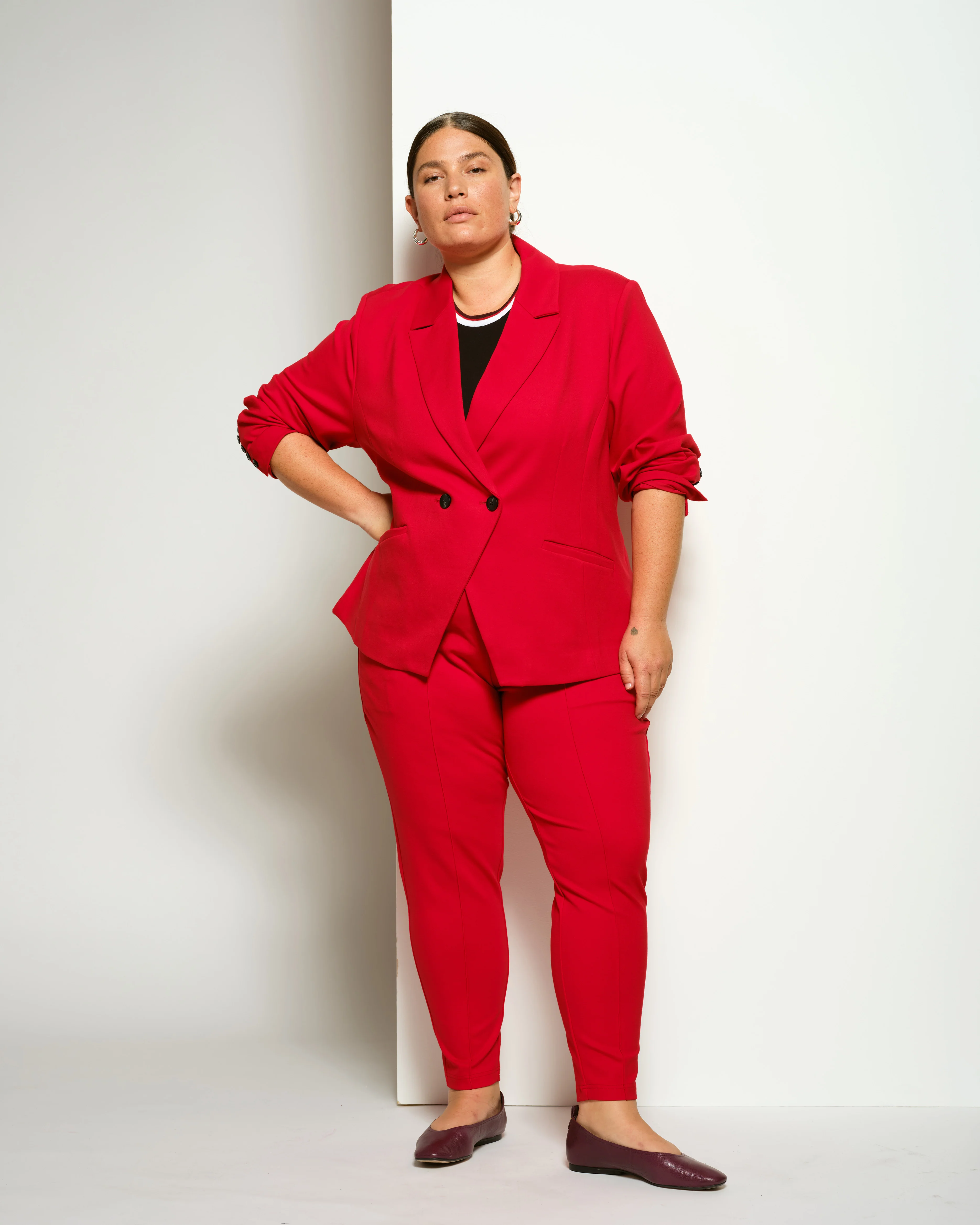 Minimalist Moro Pintuck Pocket Ponte Pants - Vermilion Red - Image 4