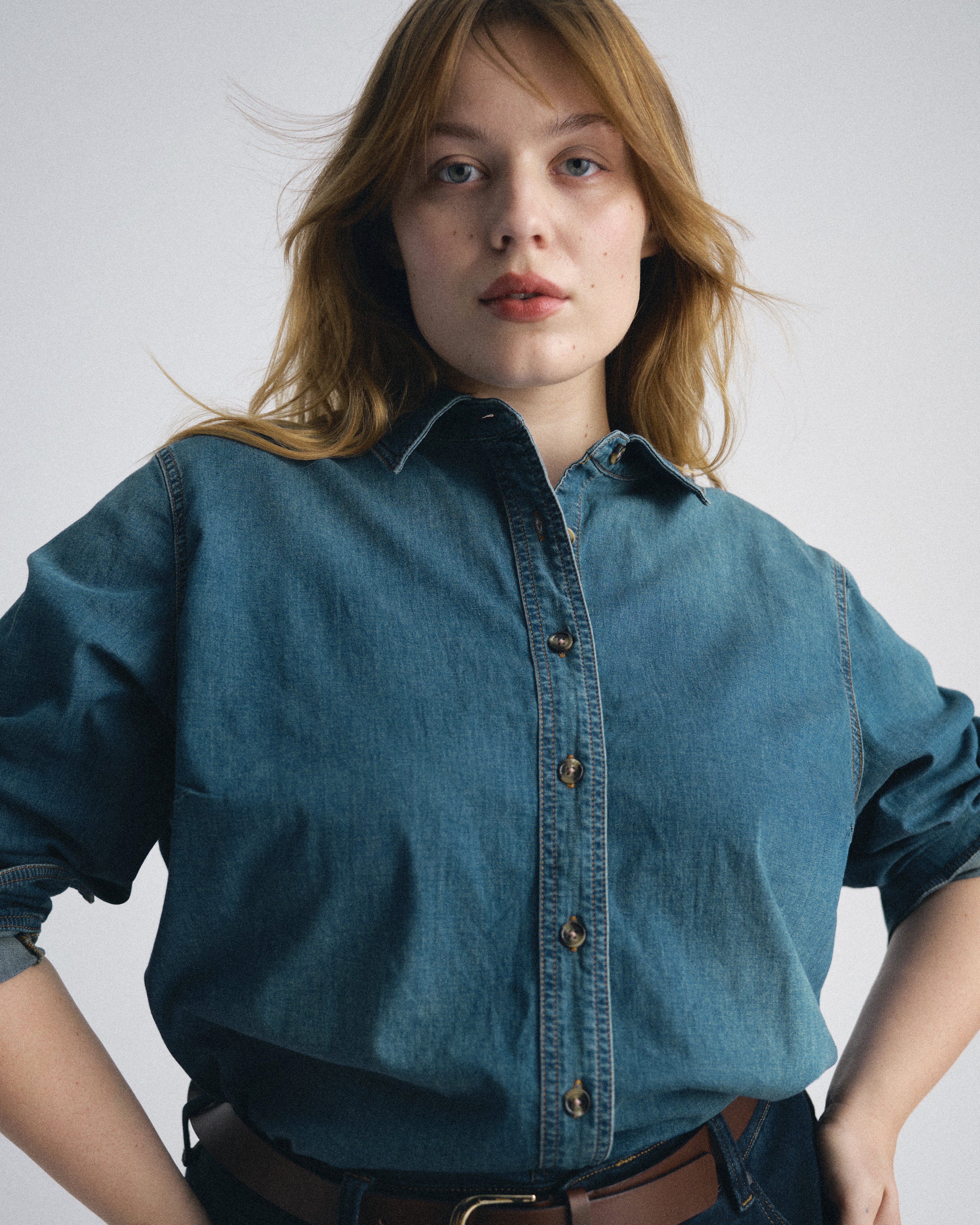 Minimalist Stretch Cotton Chambray Shirt - Union City Blue - Image 3