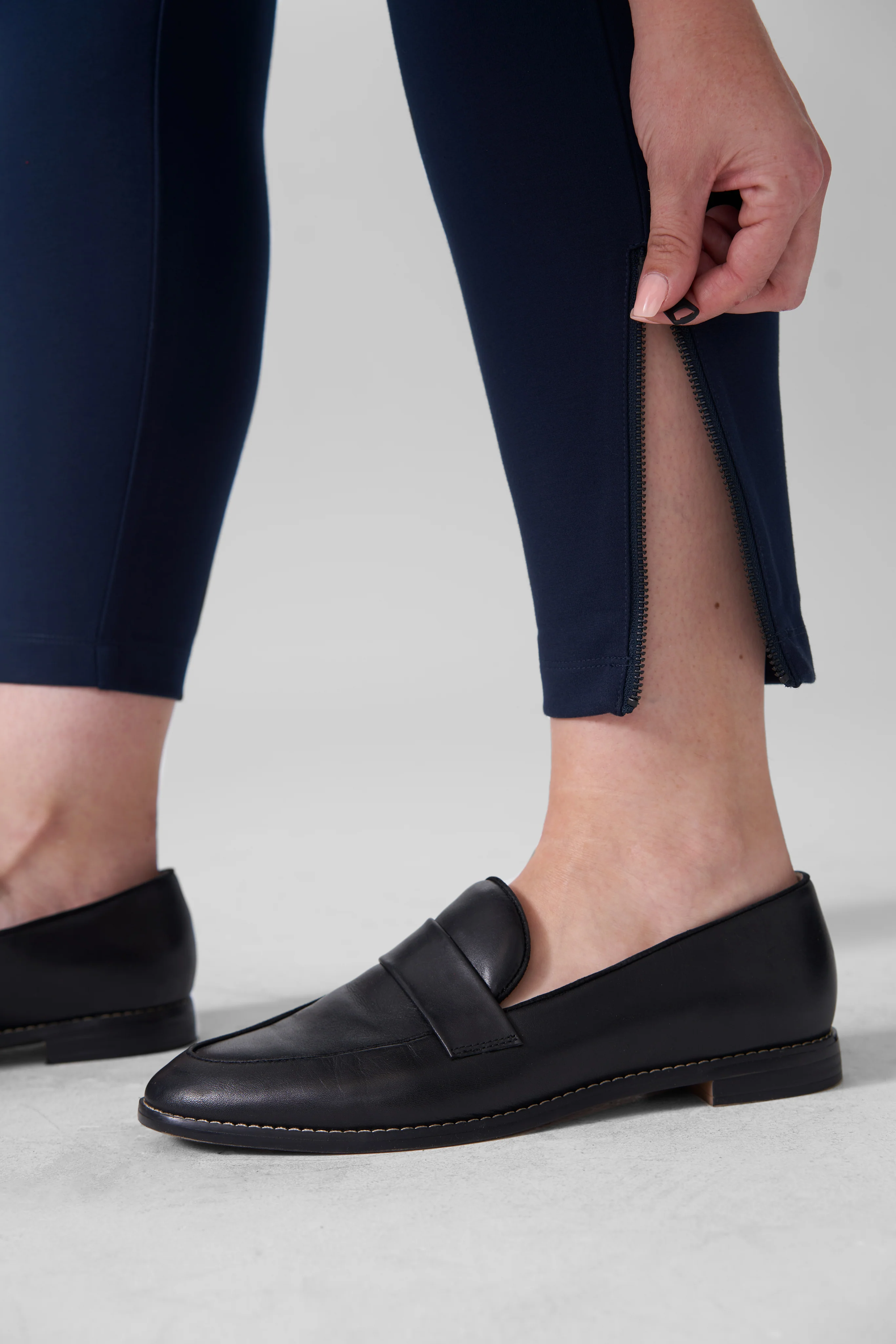 Moro Pocket Signature Ponte Pants - Navy - Image 9