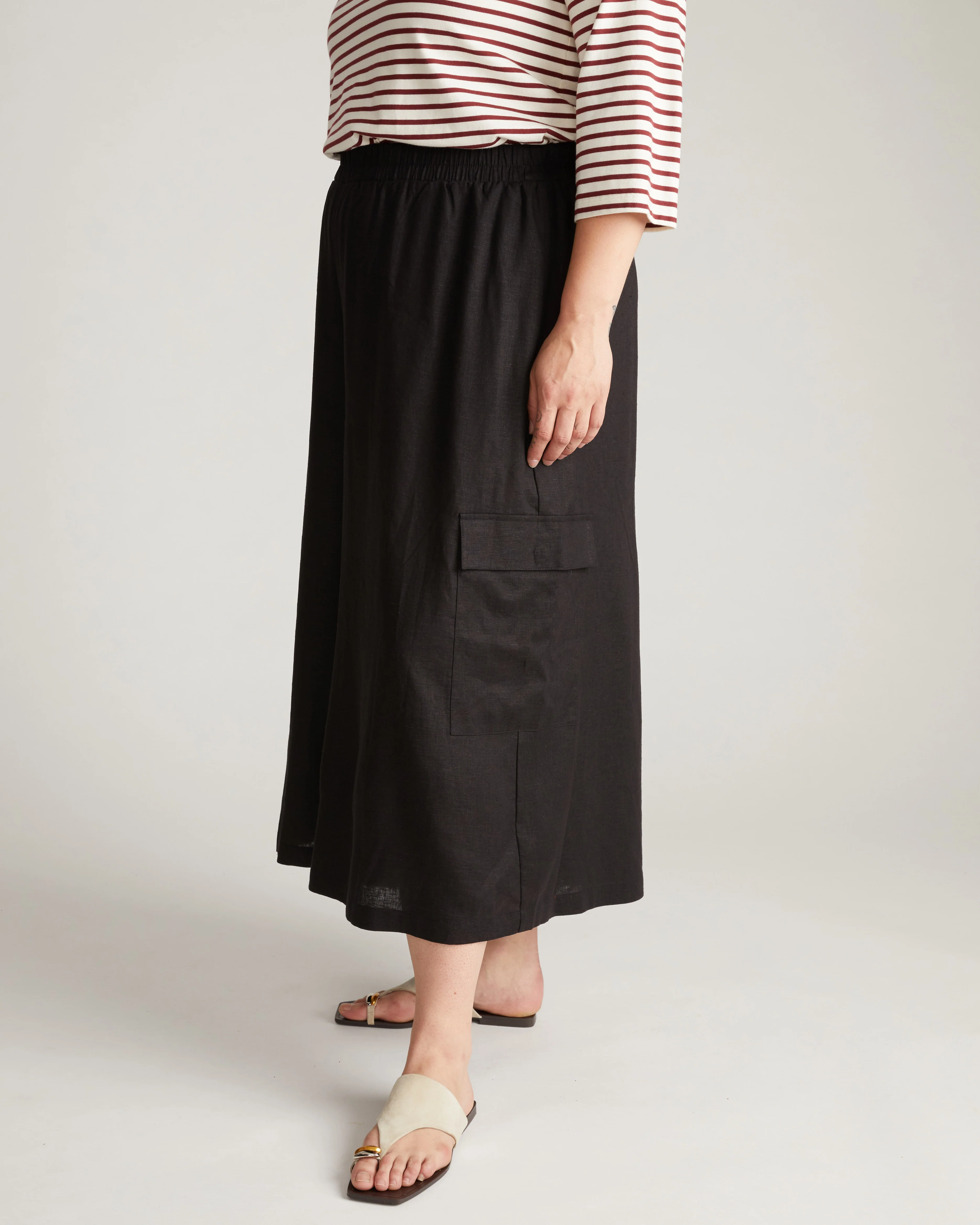 Palazzo Cargo Linen Pant - Black - Image 5