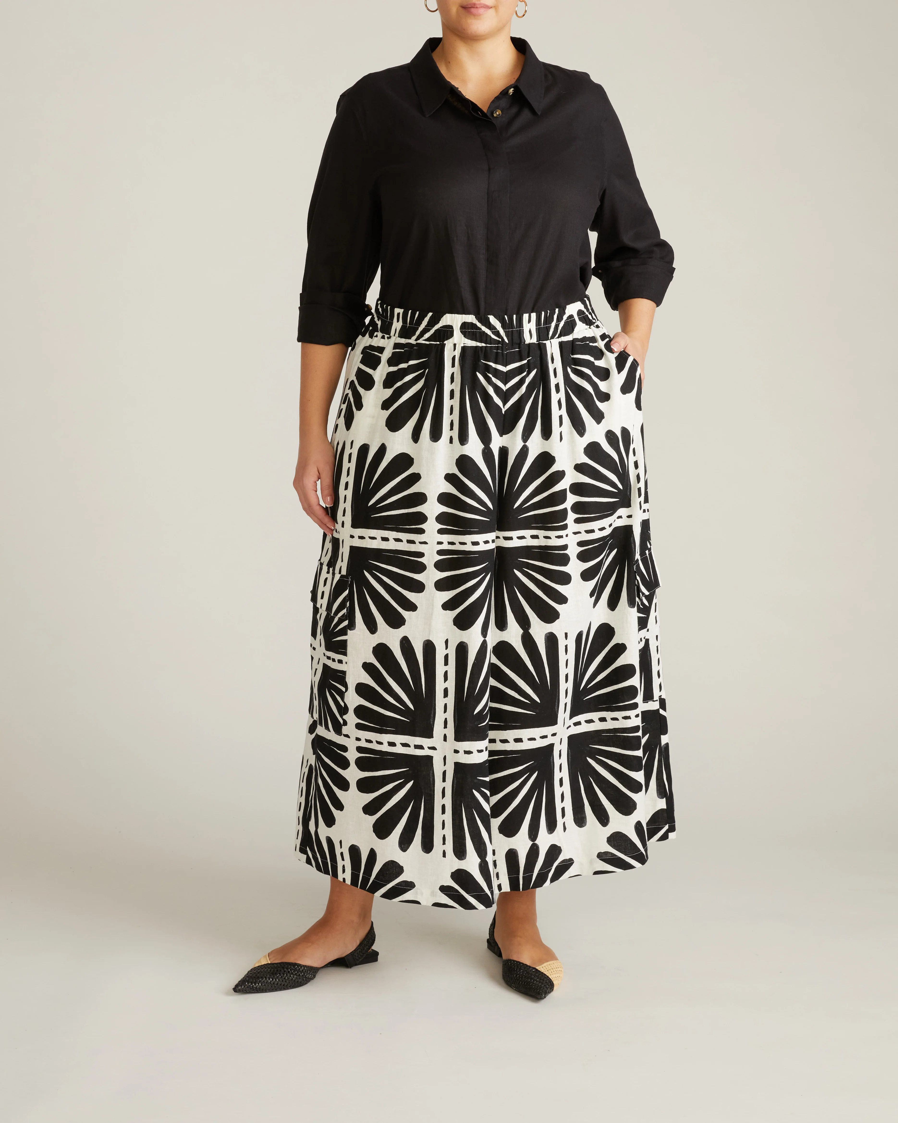 Palazzo Cargo Linen Pant - Ink Bloom Print - Image 4