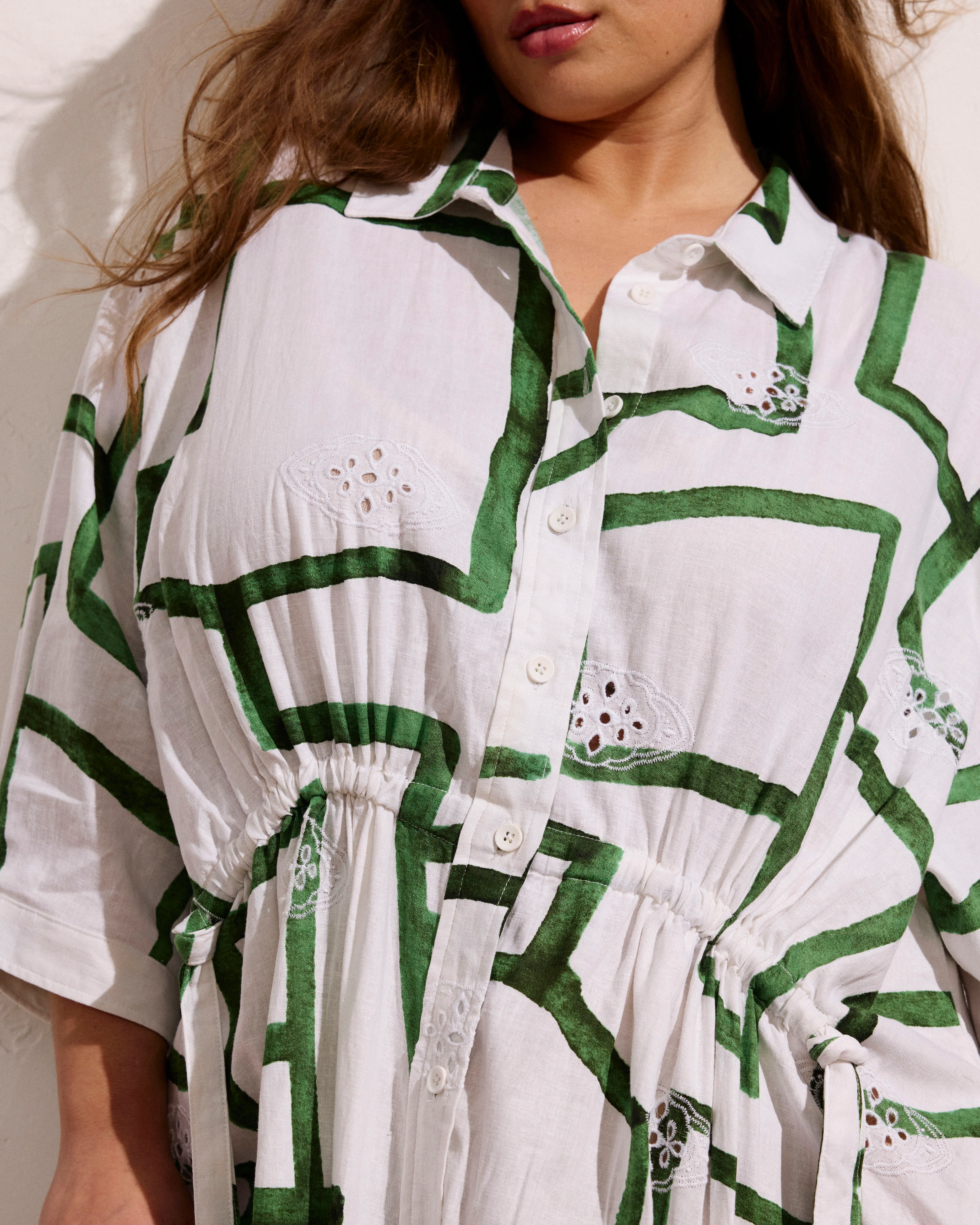 Paros Drawstring Linen Shirtdress - Green Paint Print - Image 2