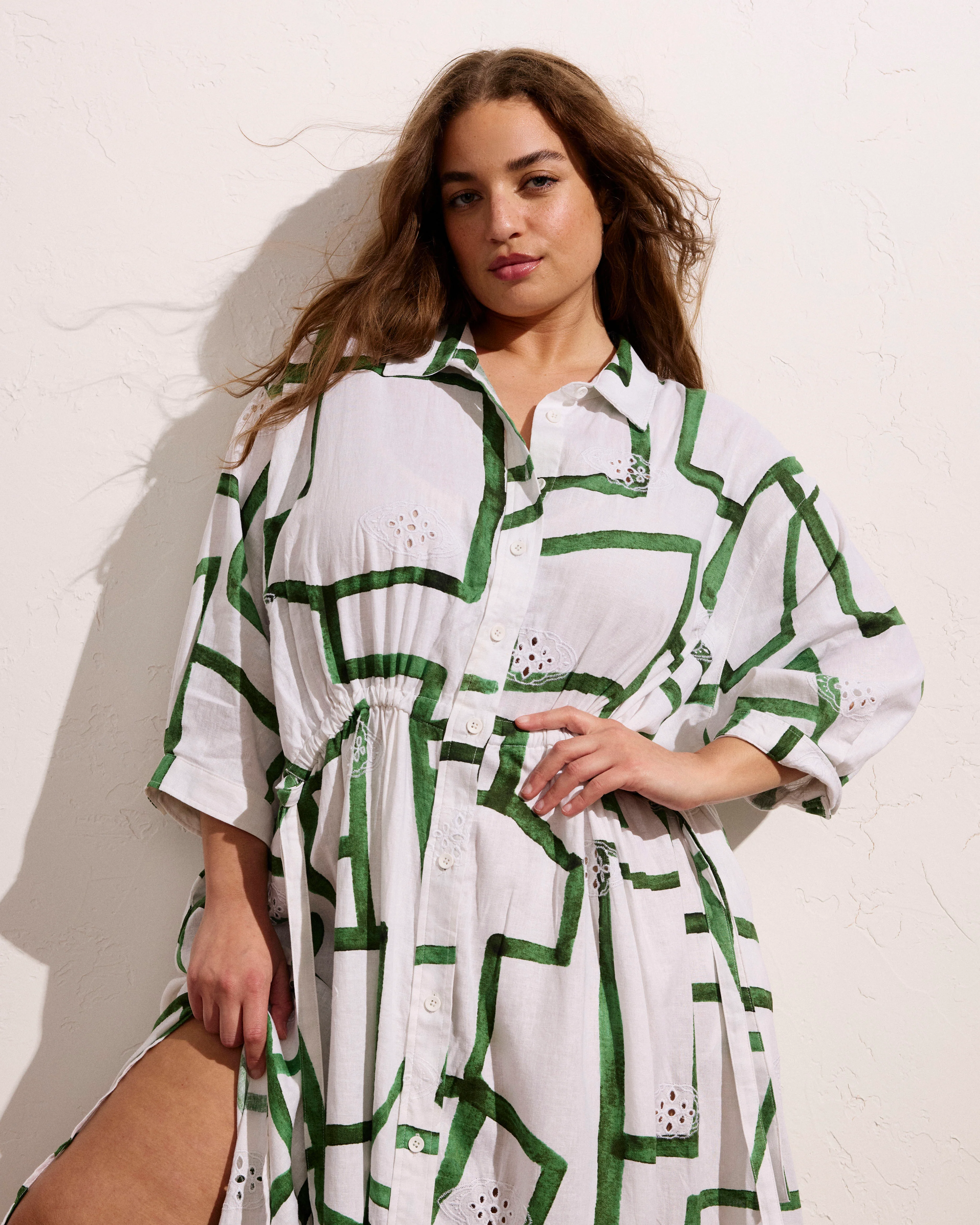 Paros Drawstring Linen Shirtdress - Green Paint Print - Image 3