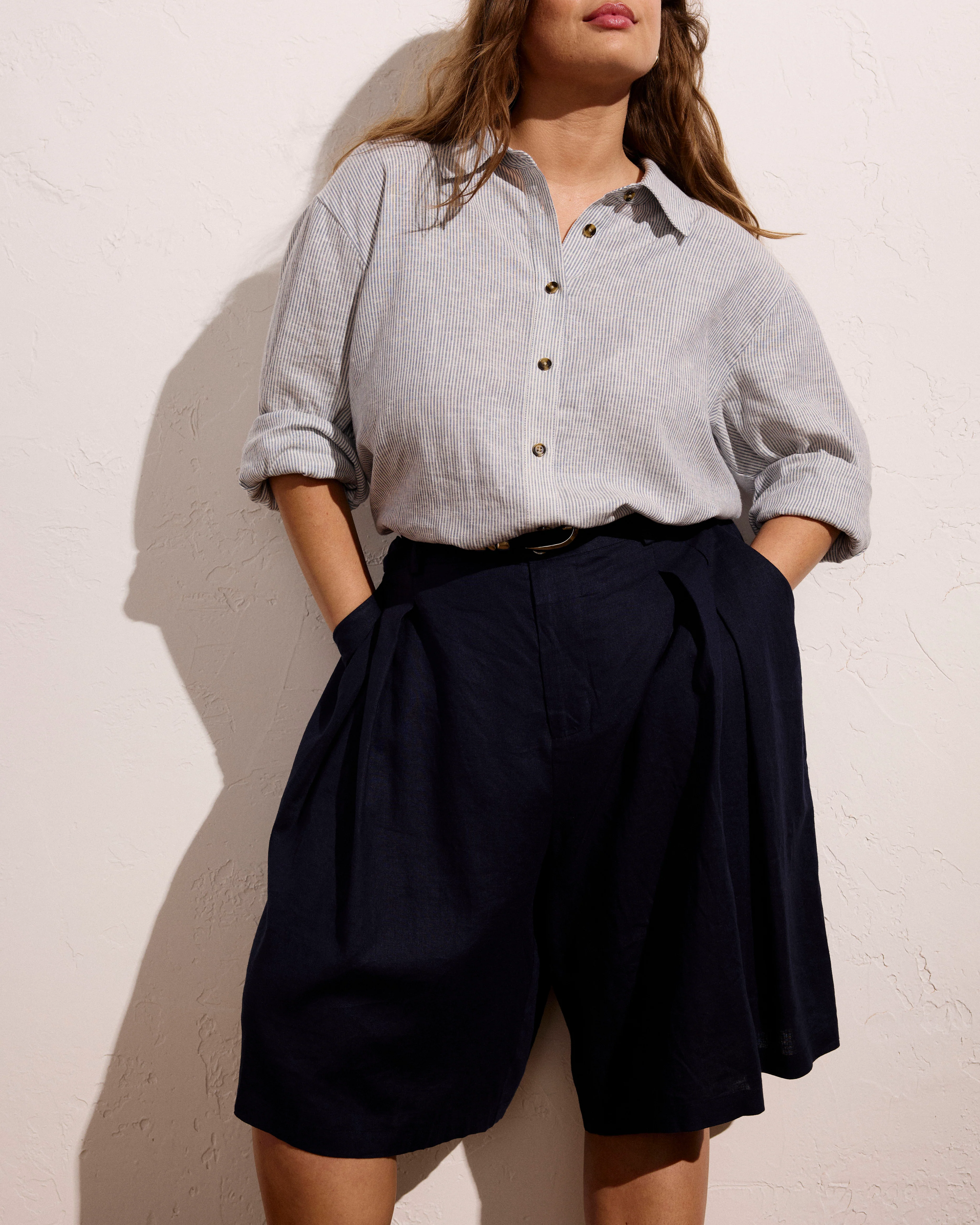Seaport Tailored Linen Short - Navy - Image 3