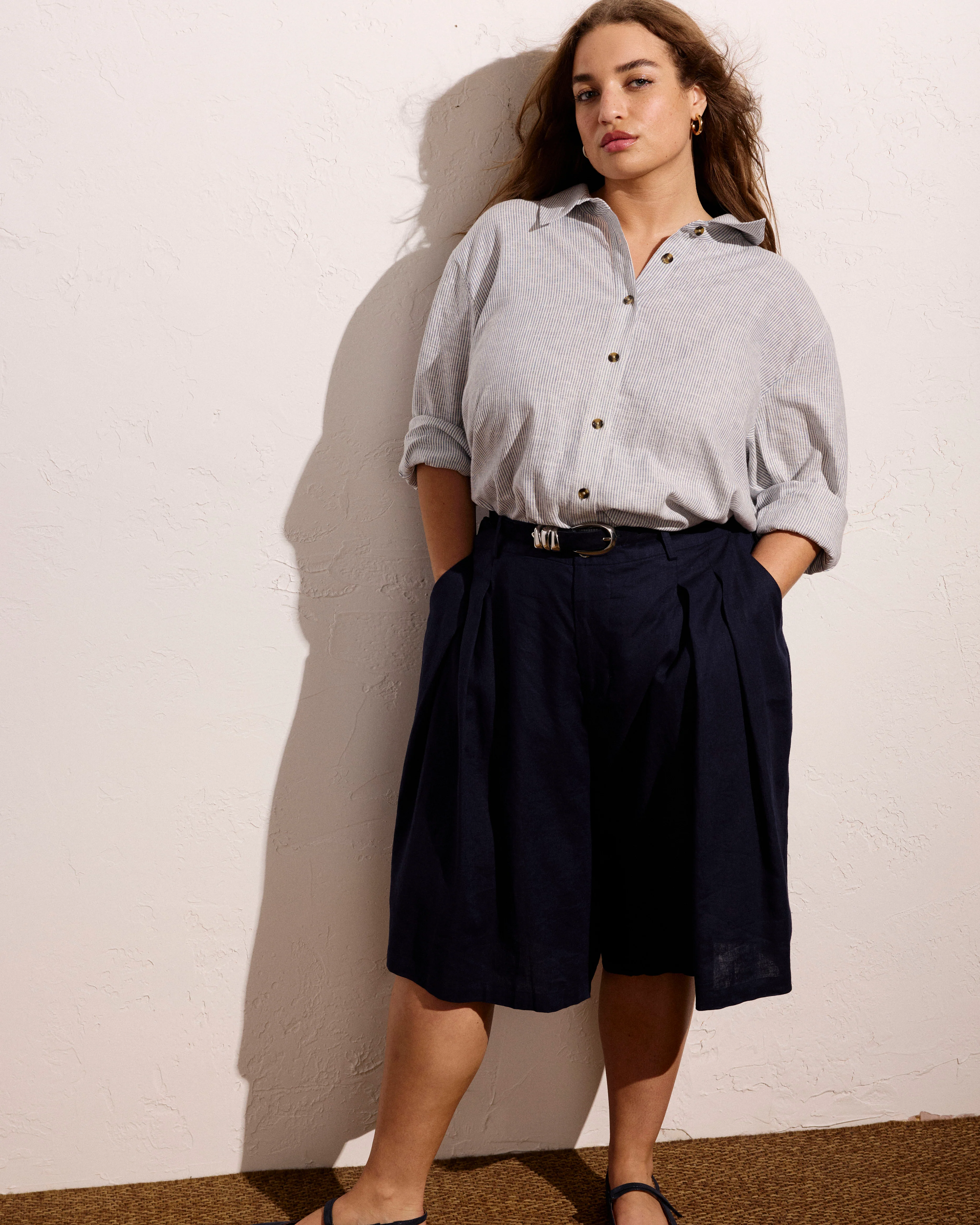 Seaport Tailored Linen Short - Navy - Image 4