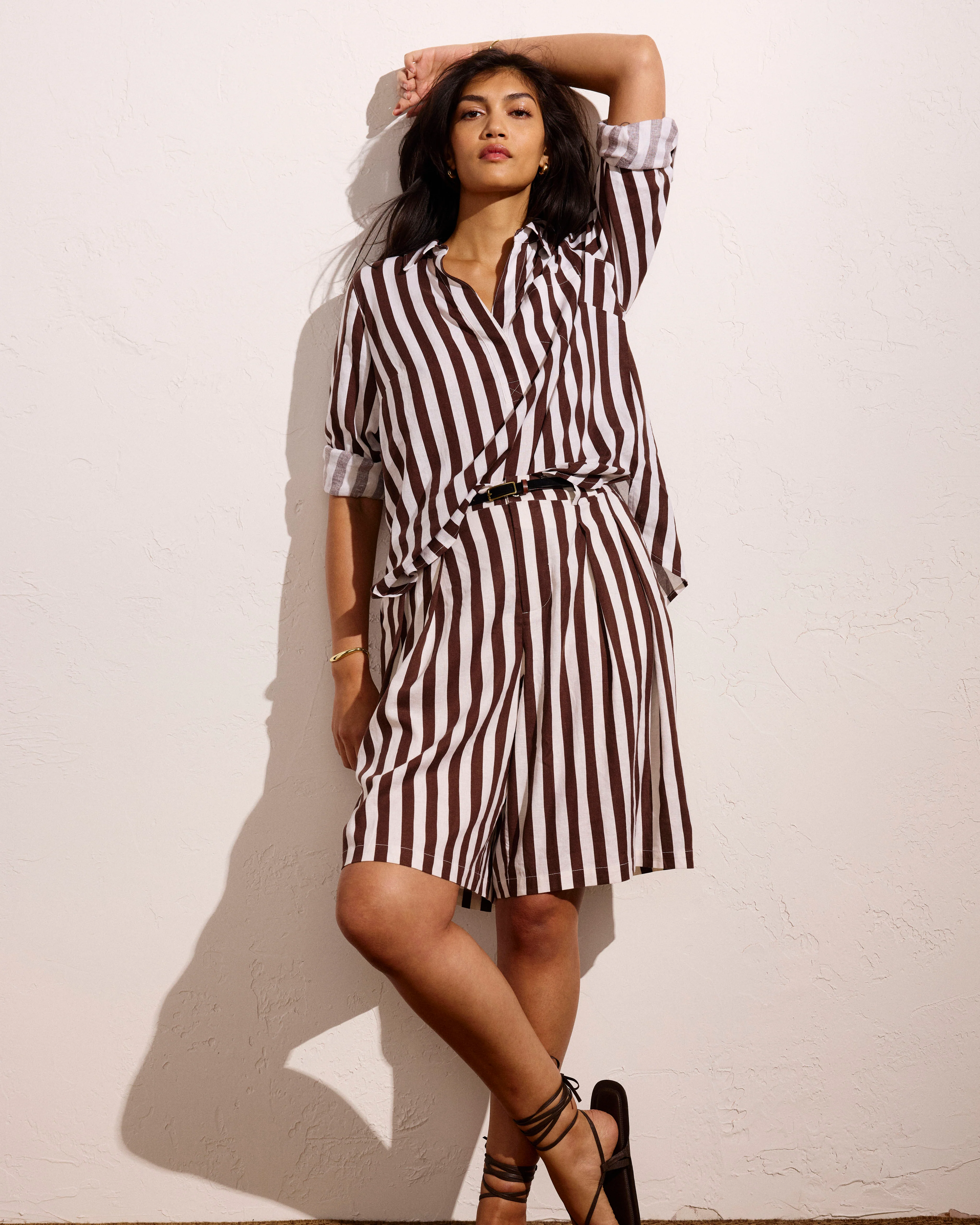 Seaport Tailored Linen Short - Peppercorn Stripe - Image 2