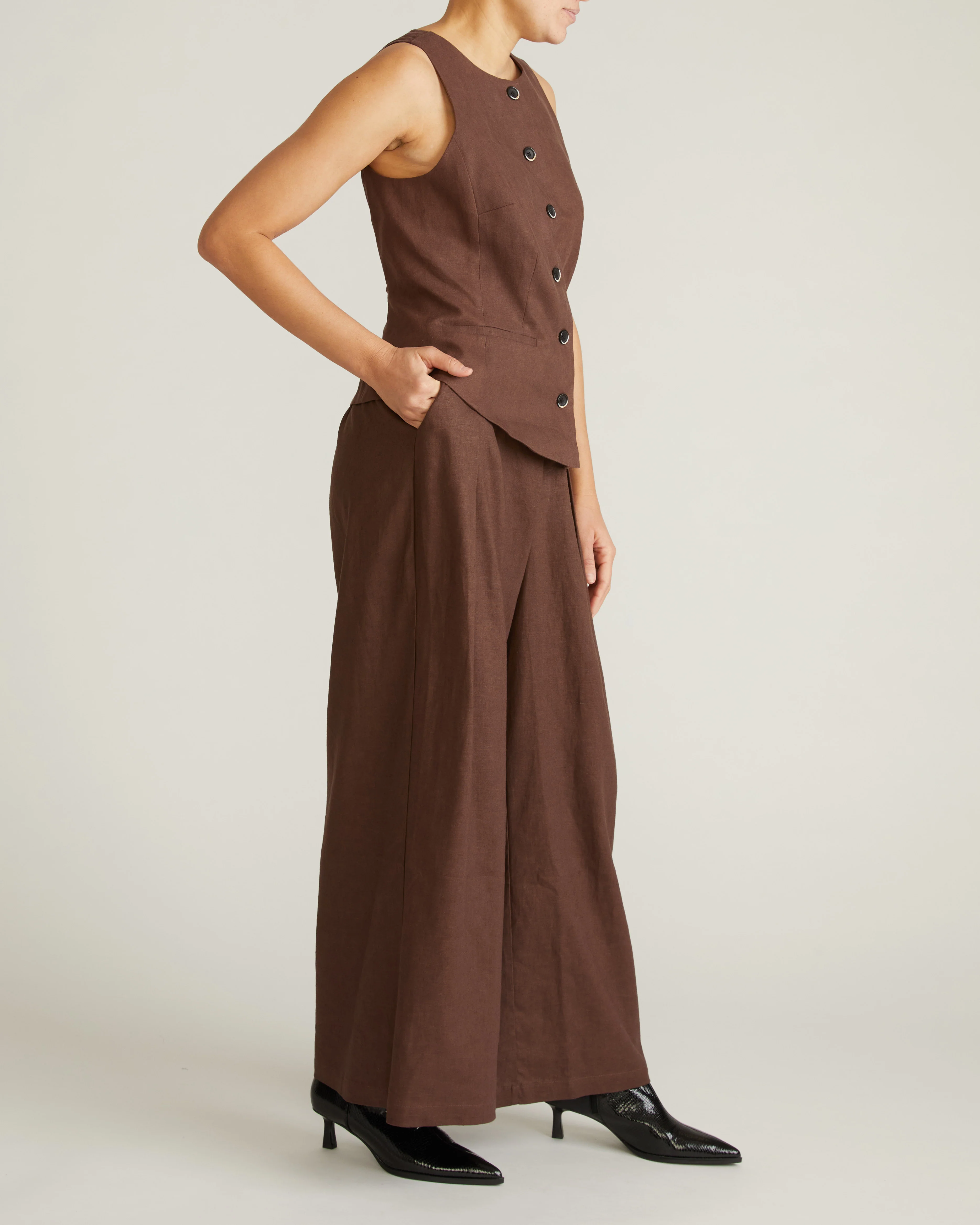 Tamsin Stretch Linen Vest - Sophisticated Brown - Image 7