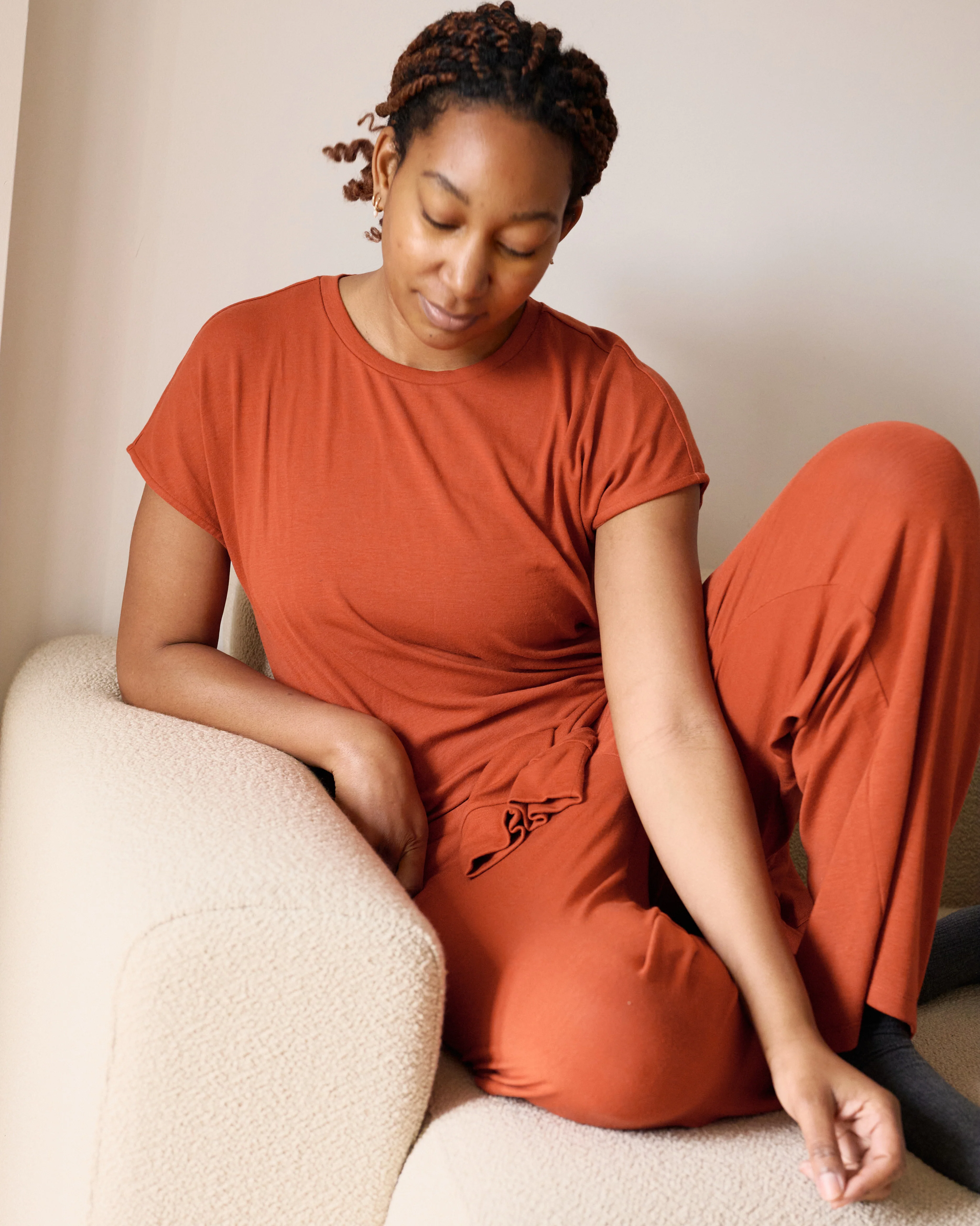 TravelKnit Relaxed Tee - Warm Russet - Image 3
