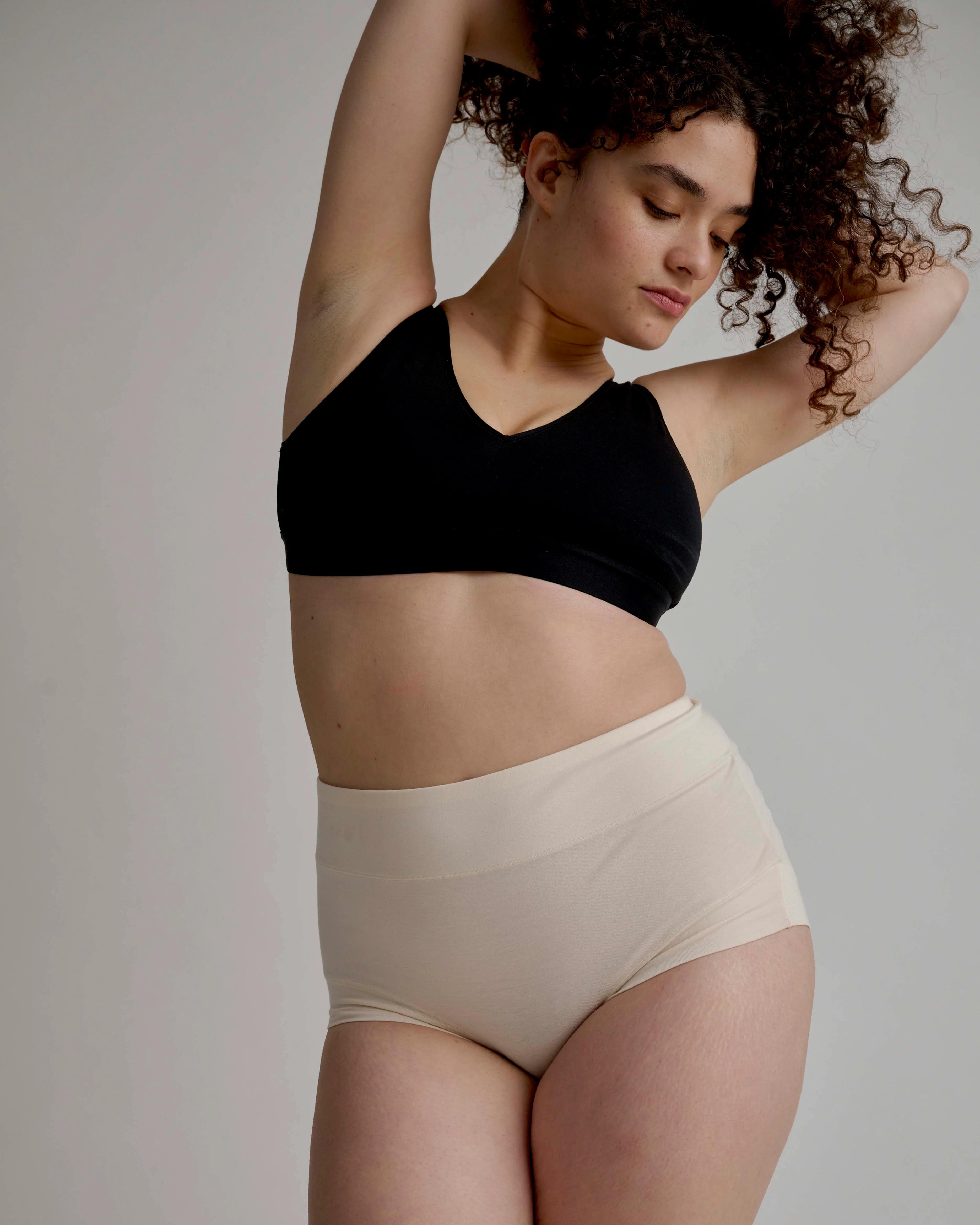 UltimateS Lounge Bra - Black - Image 13
