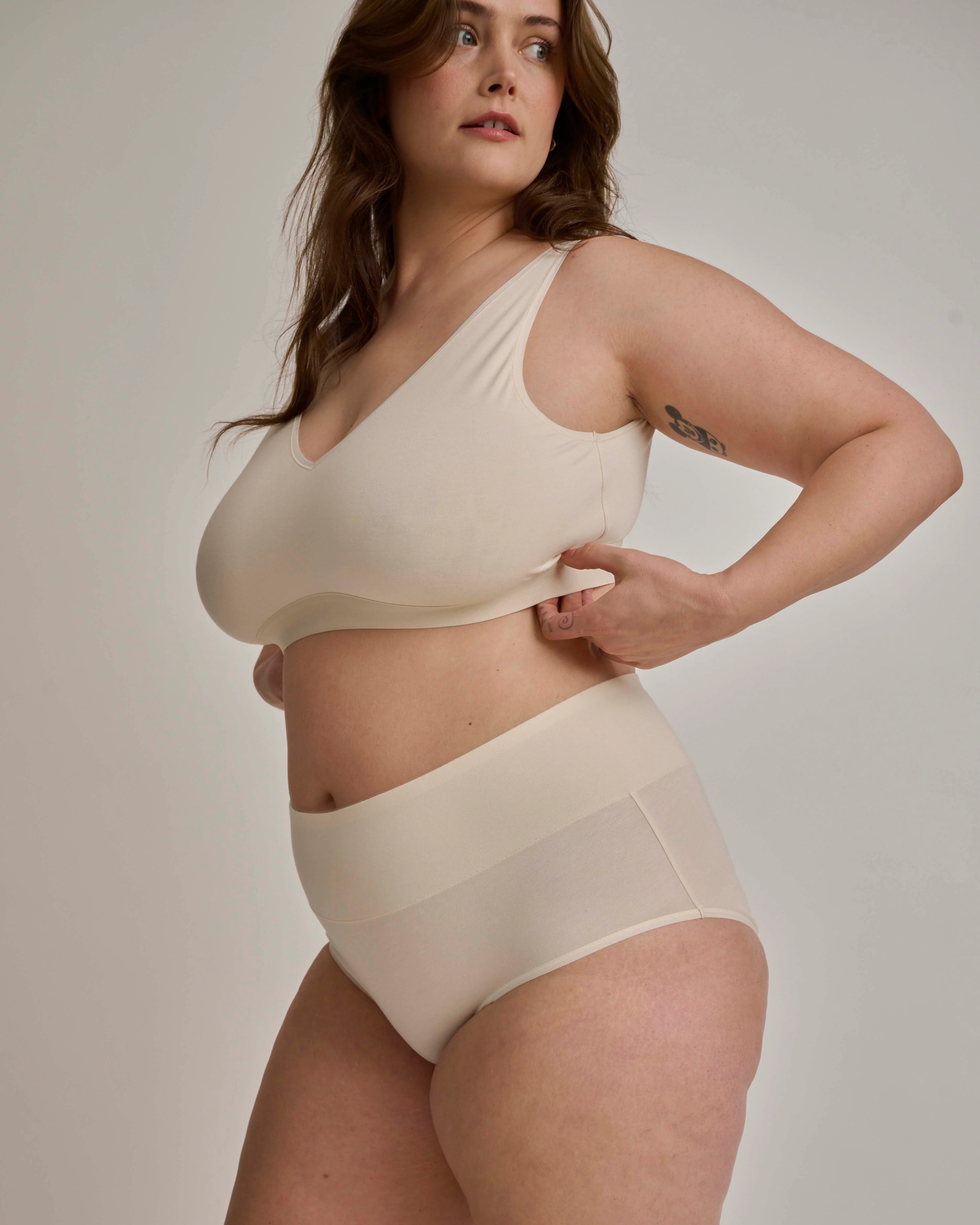 UltimateS Lounge Bra - Porcelain - Image 3